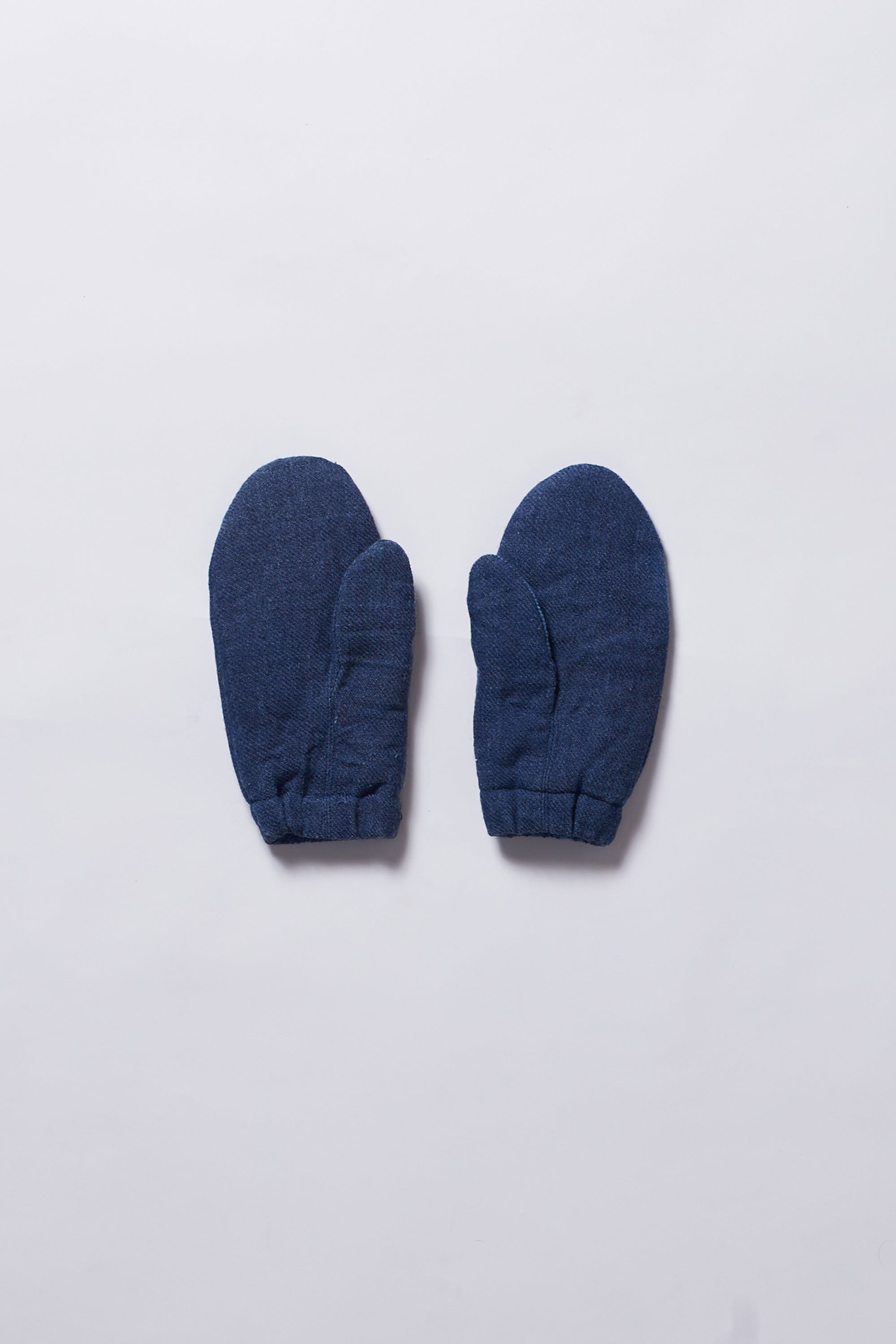 INDIGO CLAMP DYED MITTEN