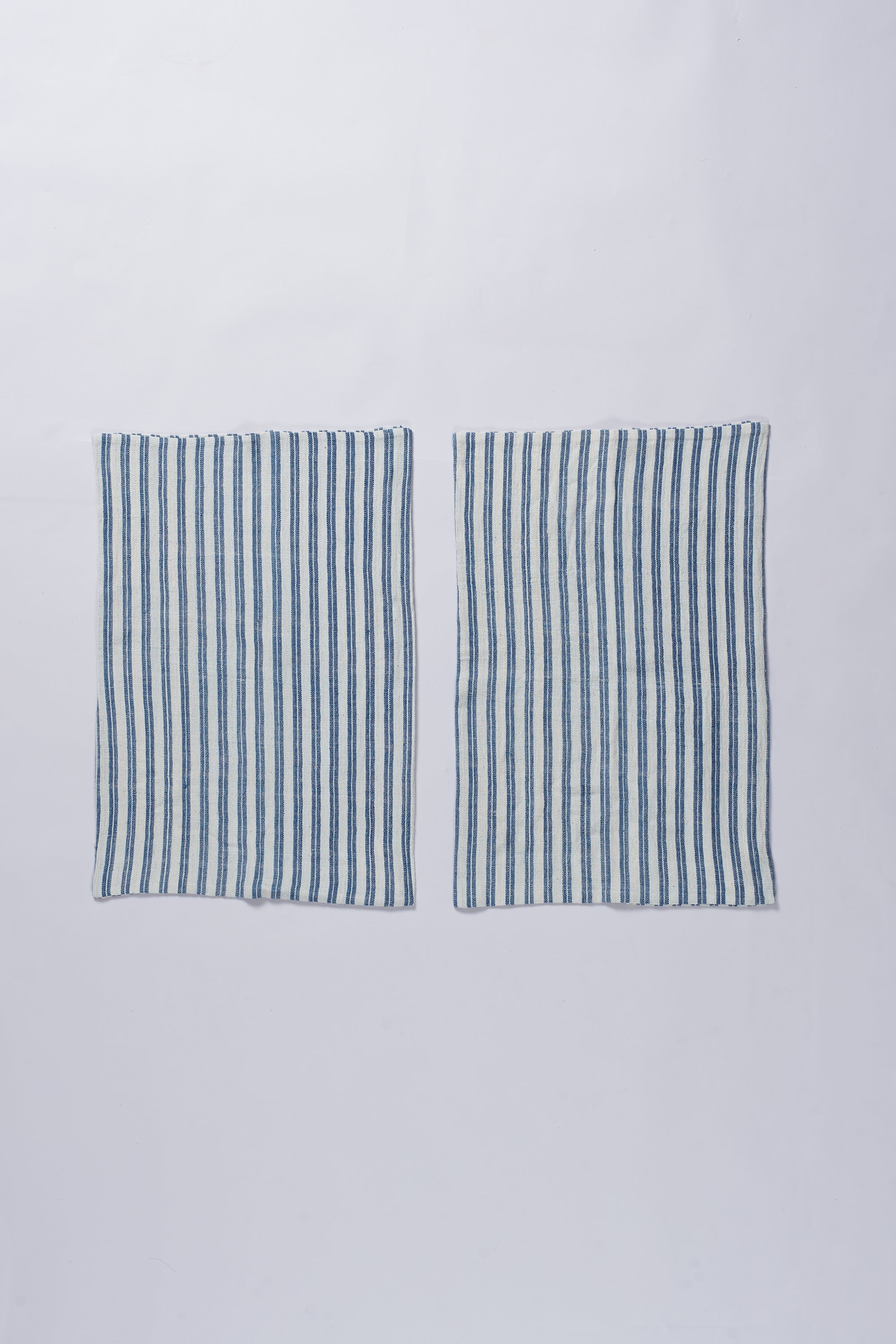 SET OF TWO PILLOW CASES