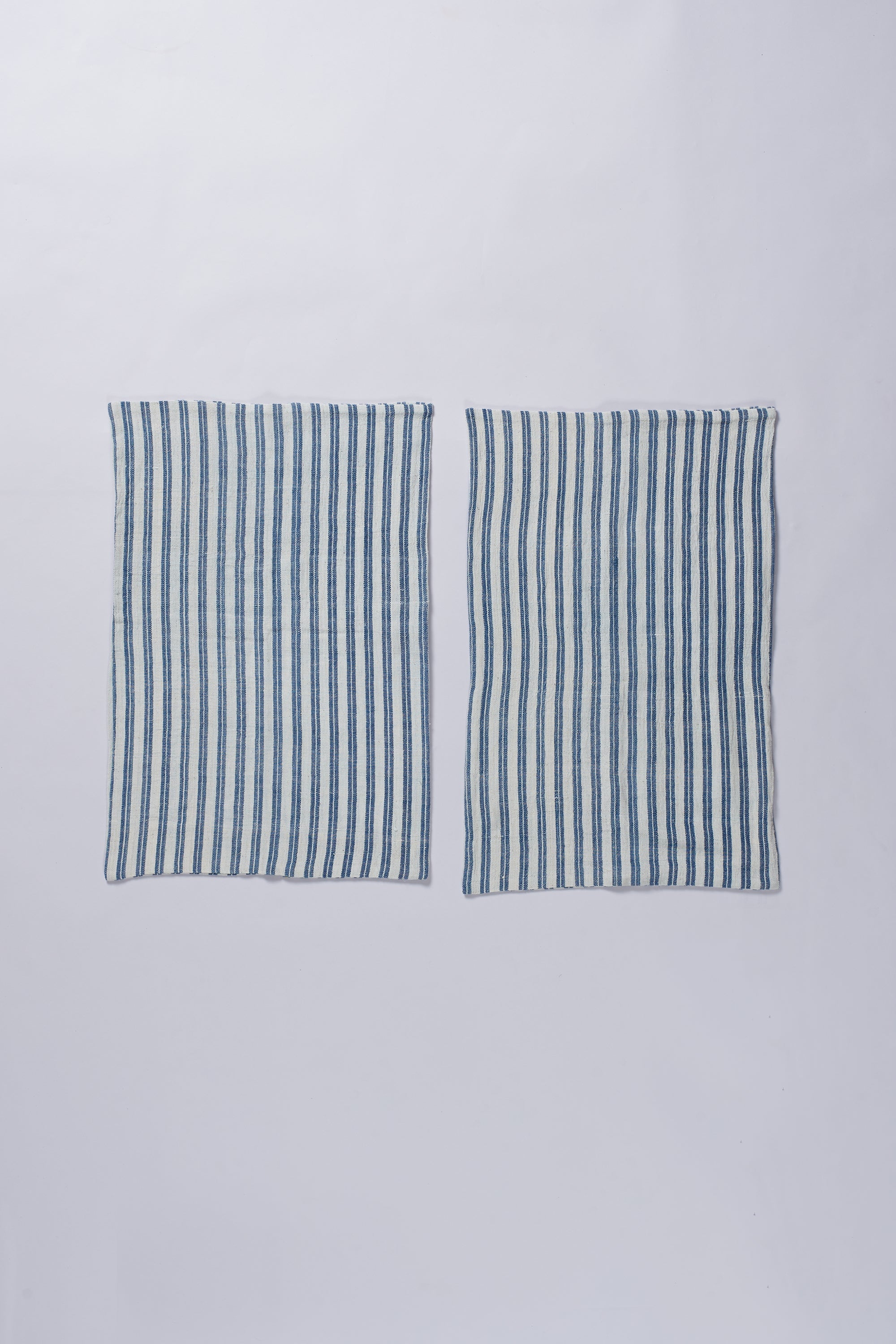 SET OF TWO PILLOW CASES