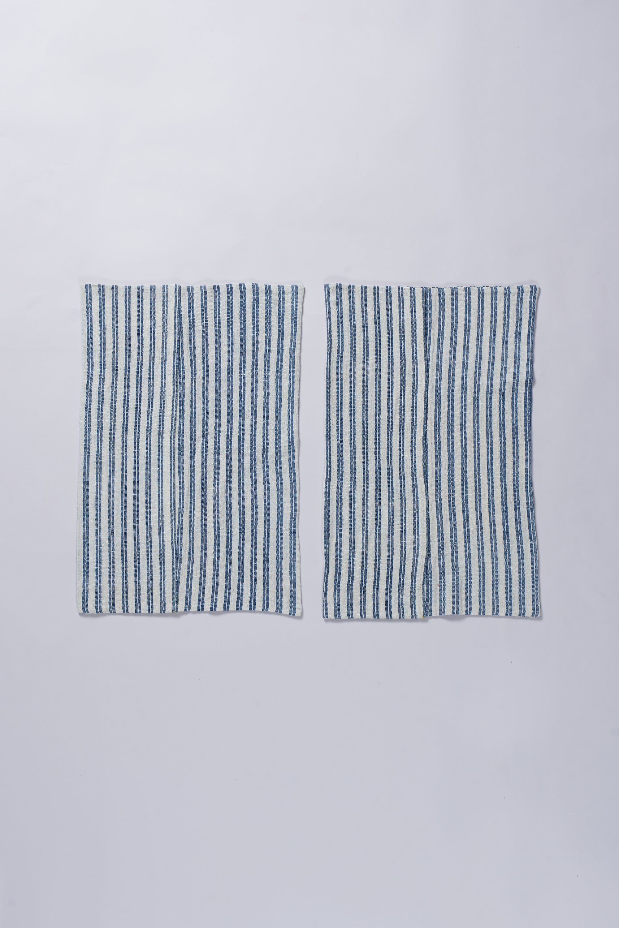 SET OF TWO PILLOW CASES