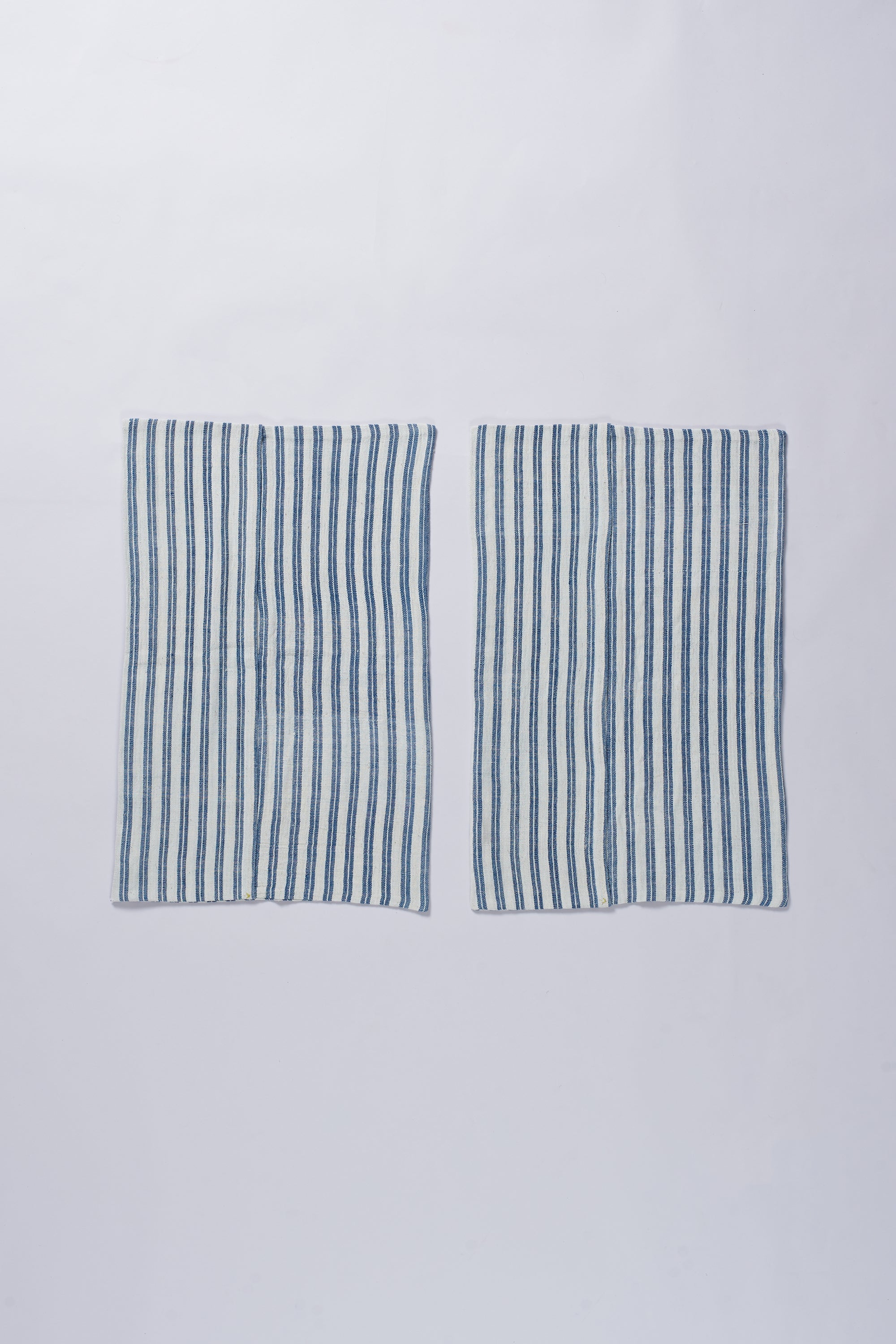 SET OF TWO PILLOW CASES
