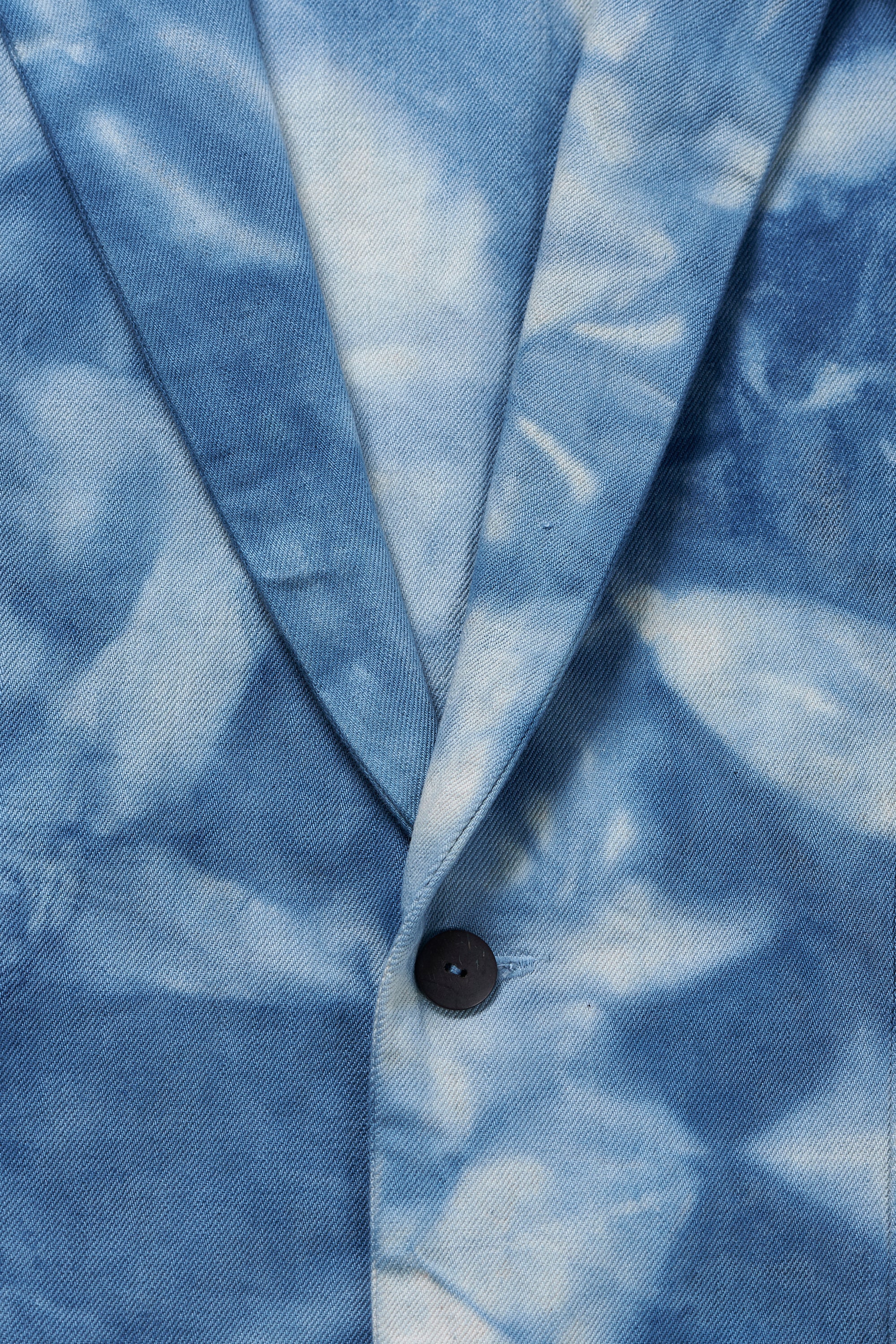 MEDIUM INDIGO WASHED HANDWOVEN DENIM JACKET DEOXIDISED