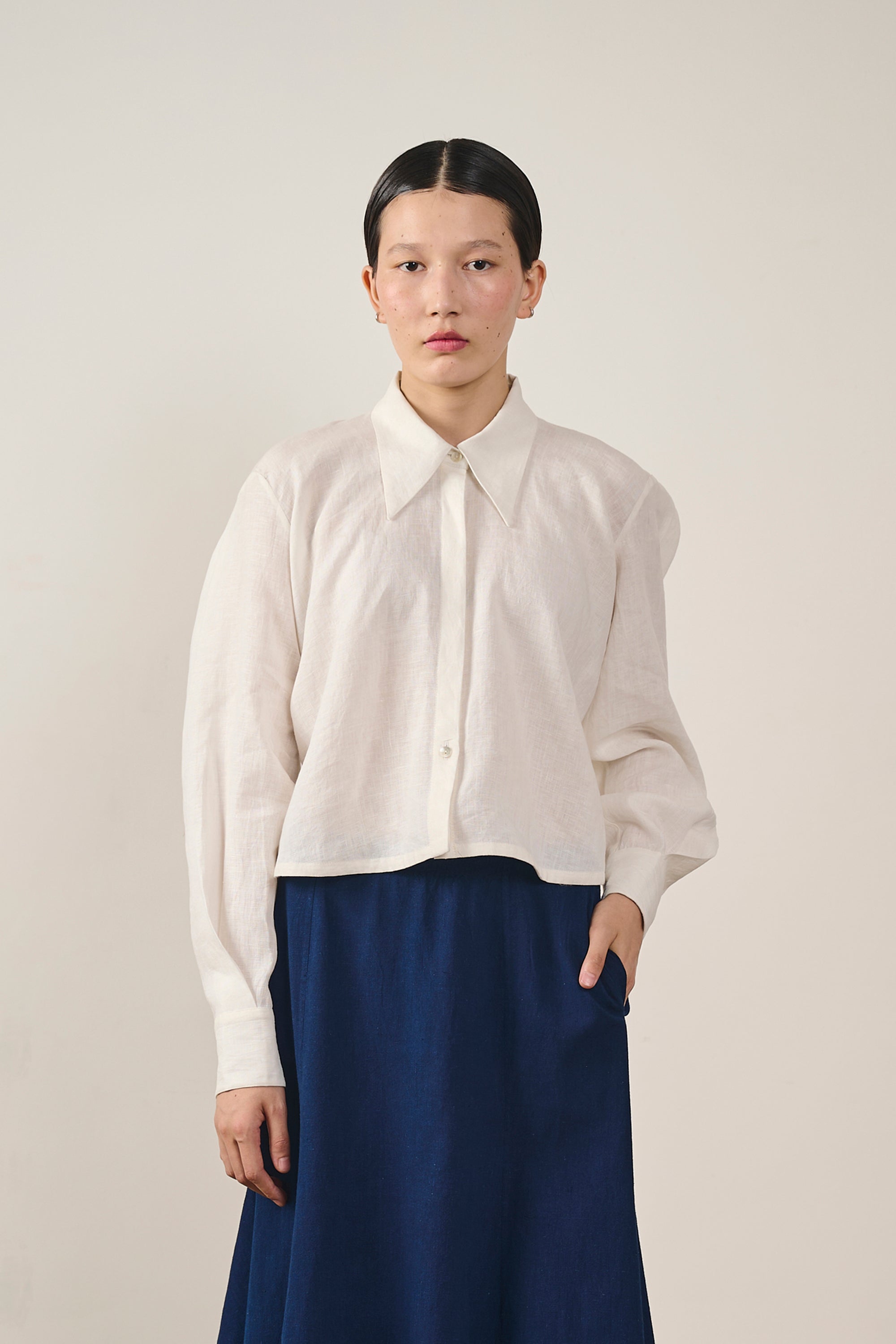 BOXY CROPPED SHIRT