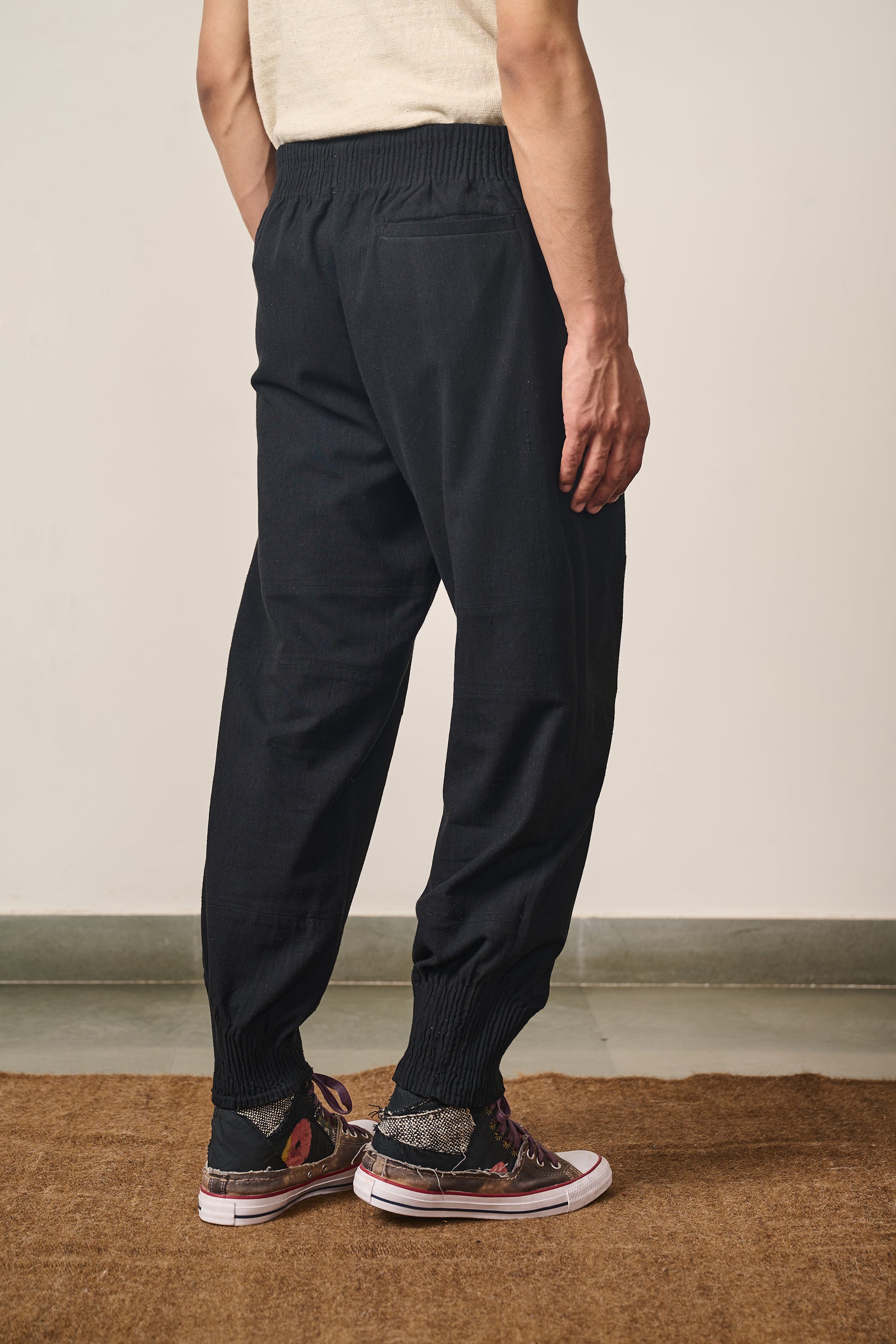 BLACK WOVEN JOGGERS
