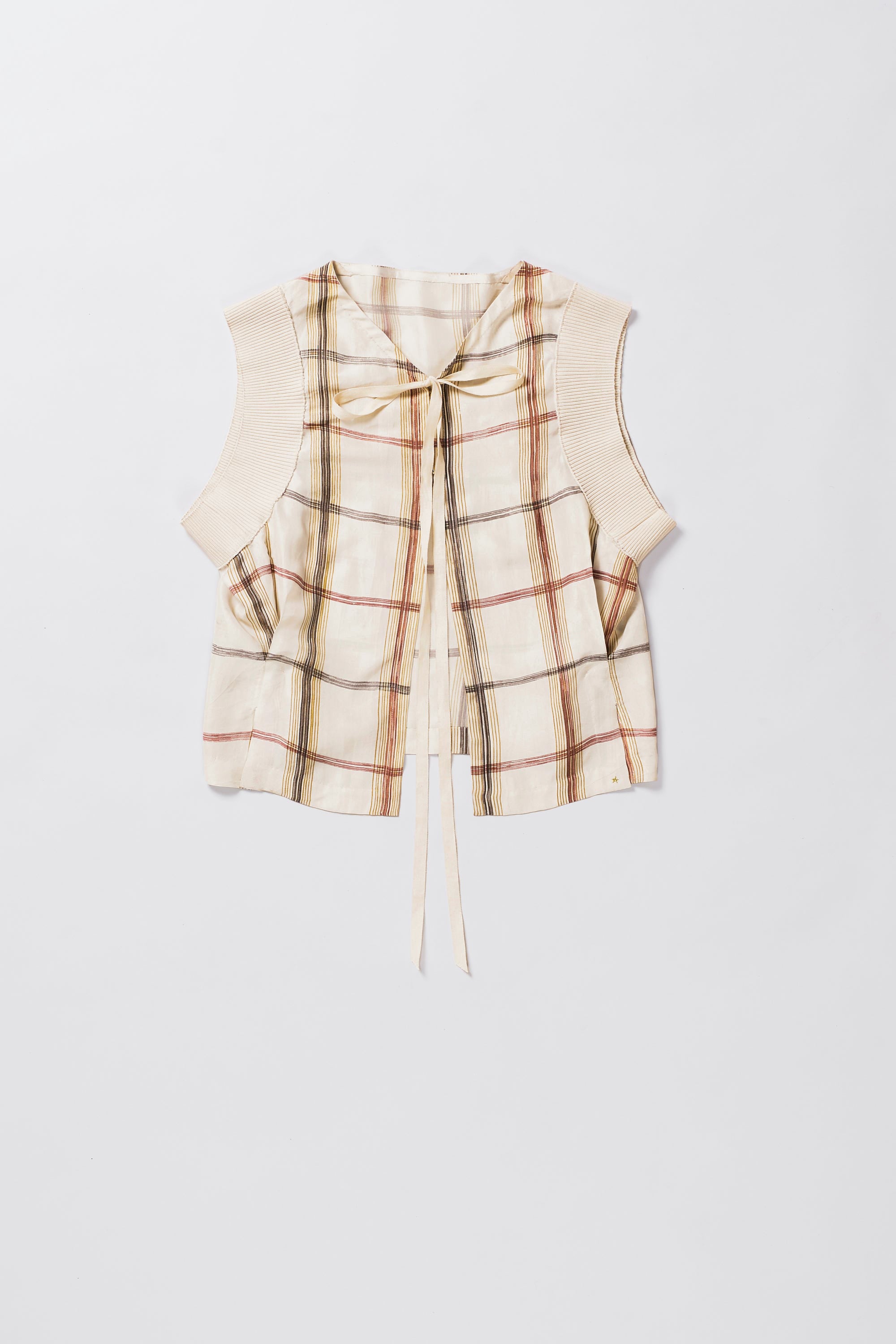 SLEEVELESS BOXY TOP
