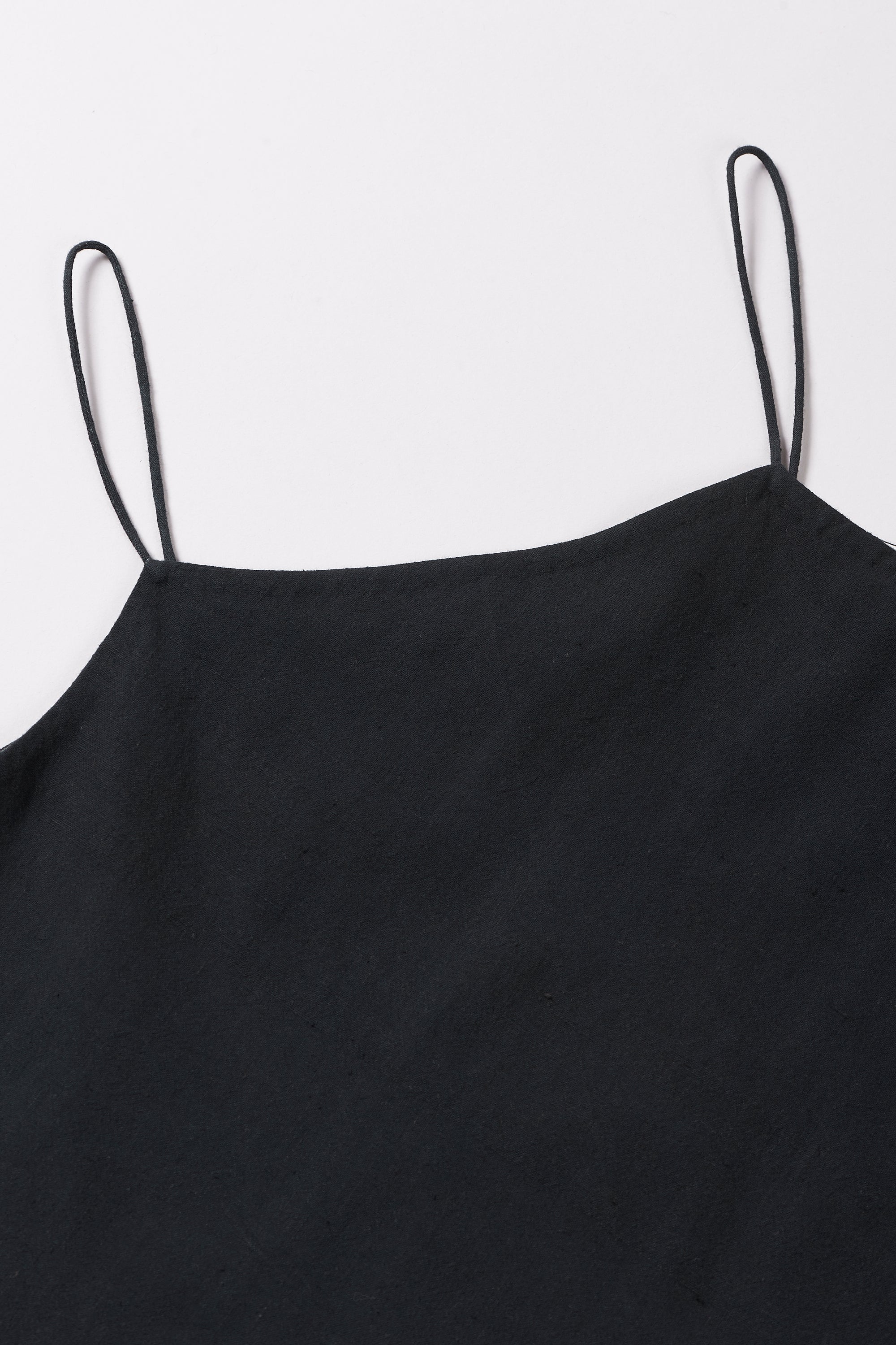SLIM STRAP TOP