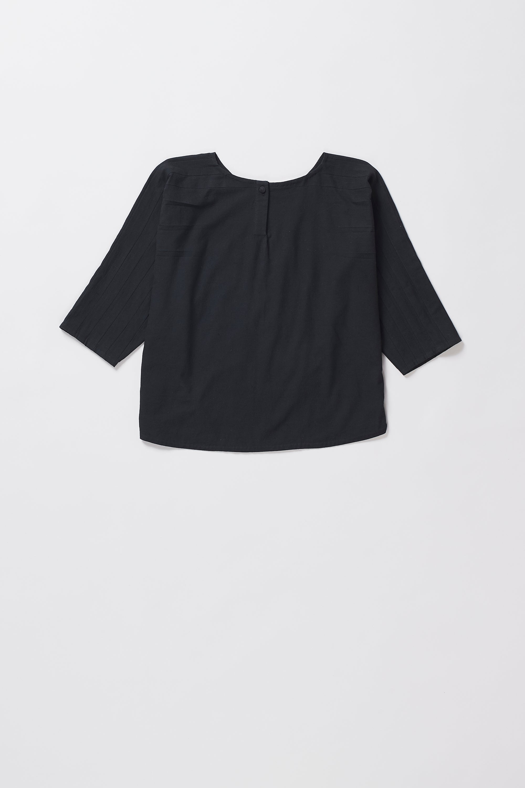 PLEATED SLEEVE TOP