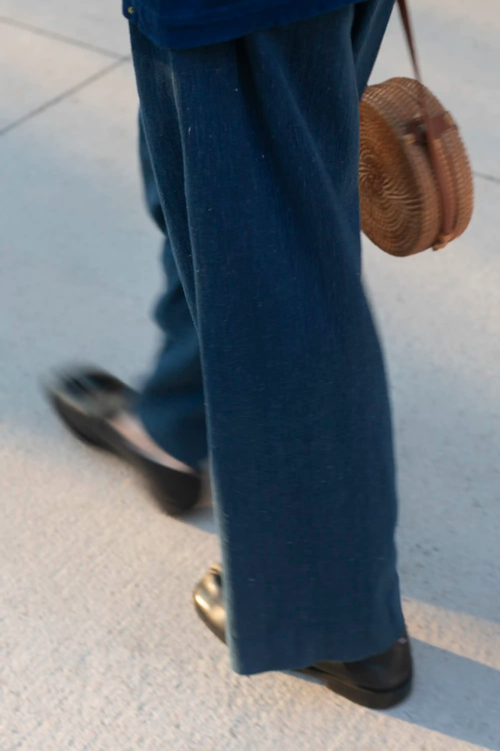 A man wearing indigo cotton denim pant