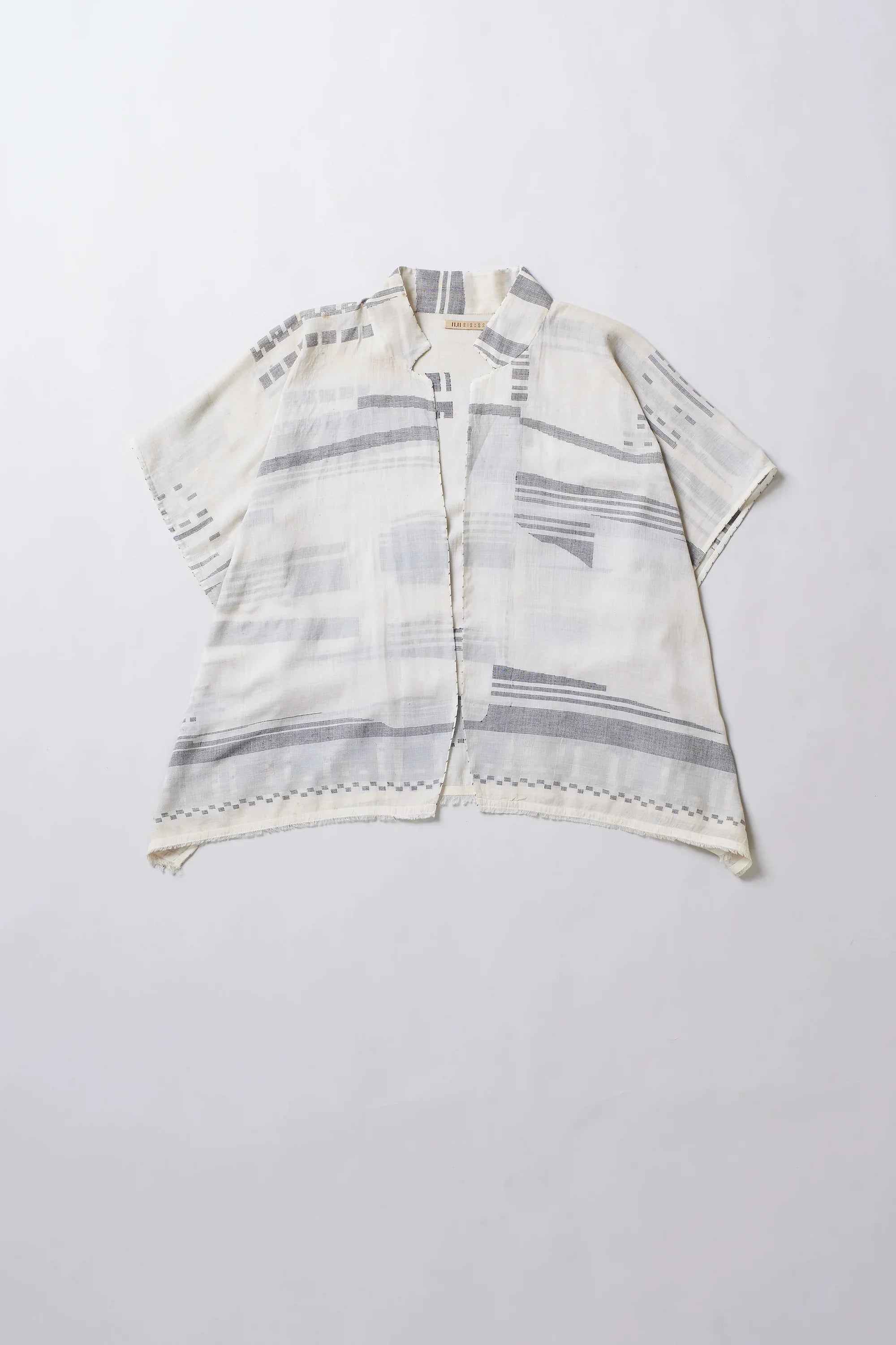 Swish Cape in jamdani