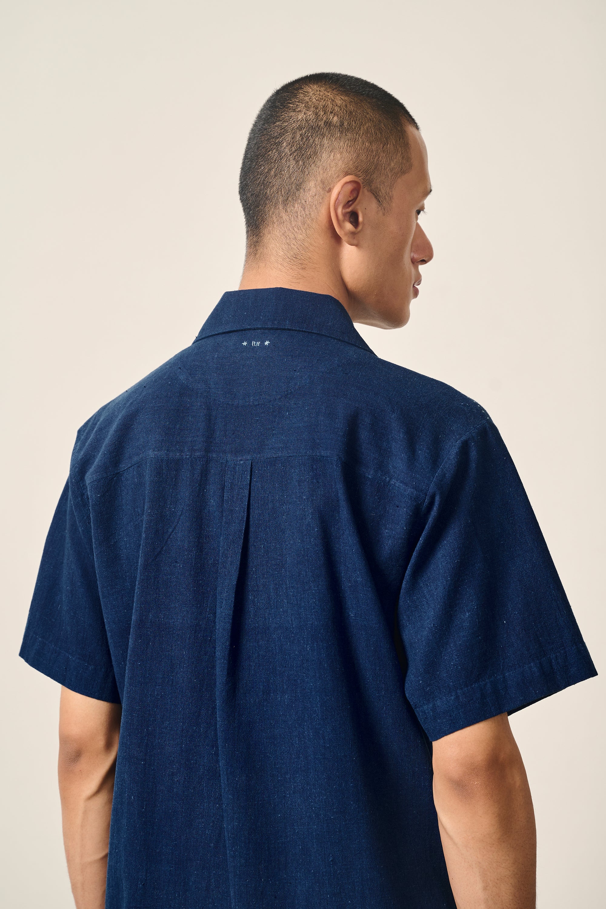 MEDIUM INDIGO CAMP COLLAR SHIRT