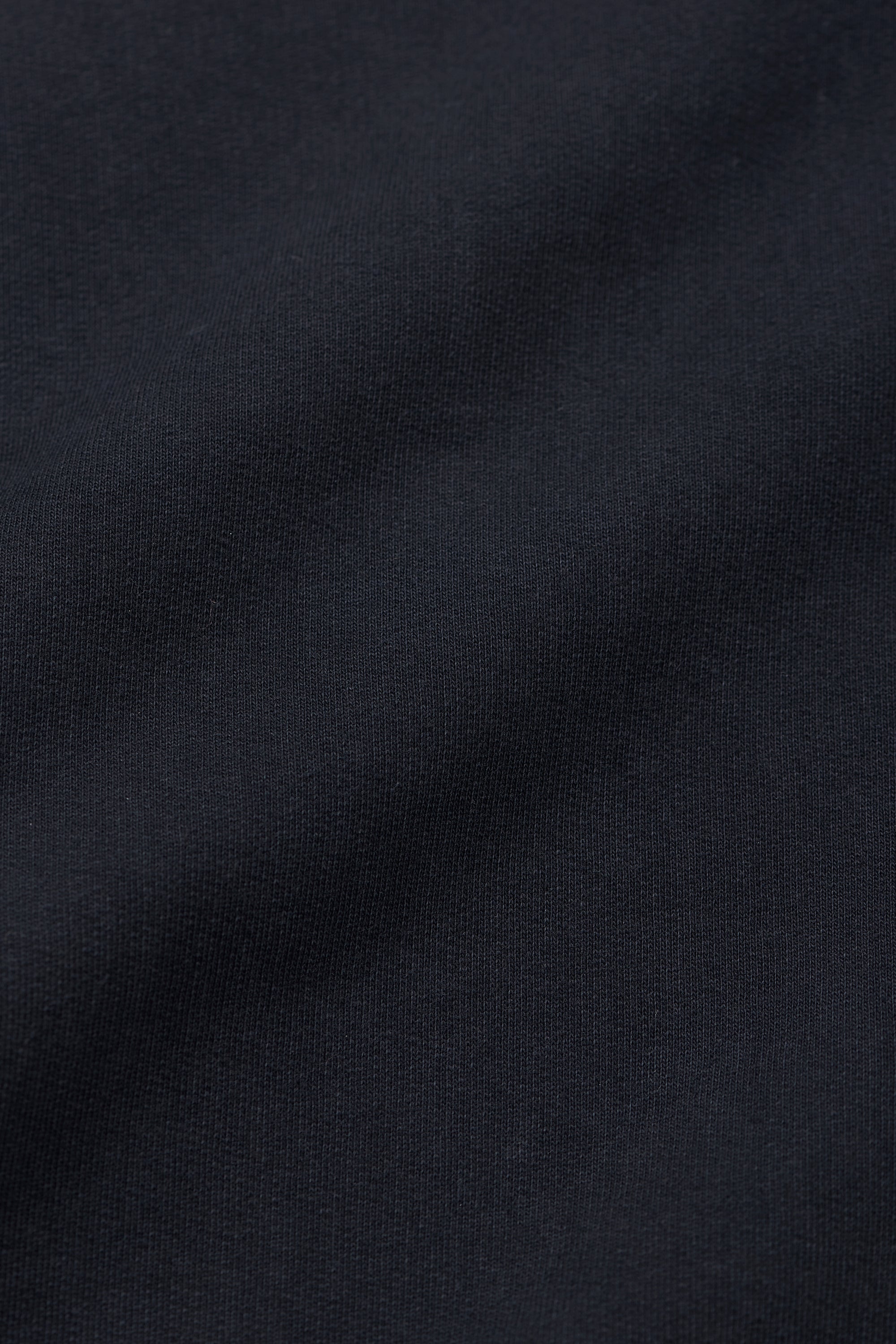 BLACK SWEATSHIRT