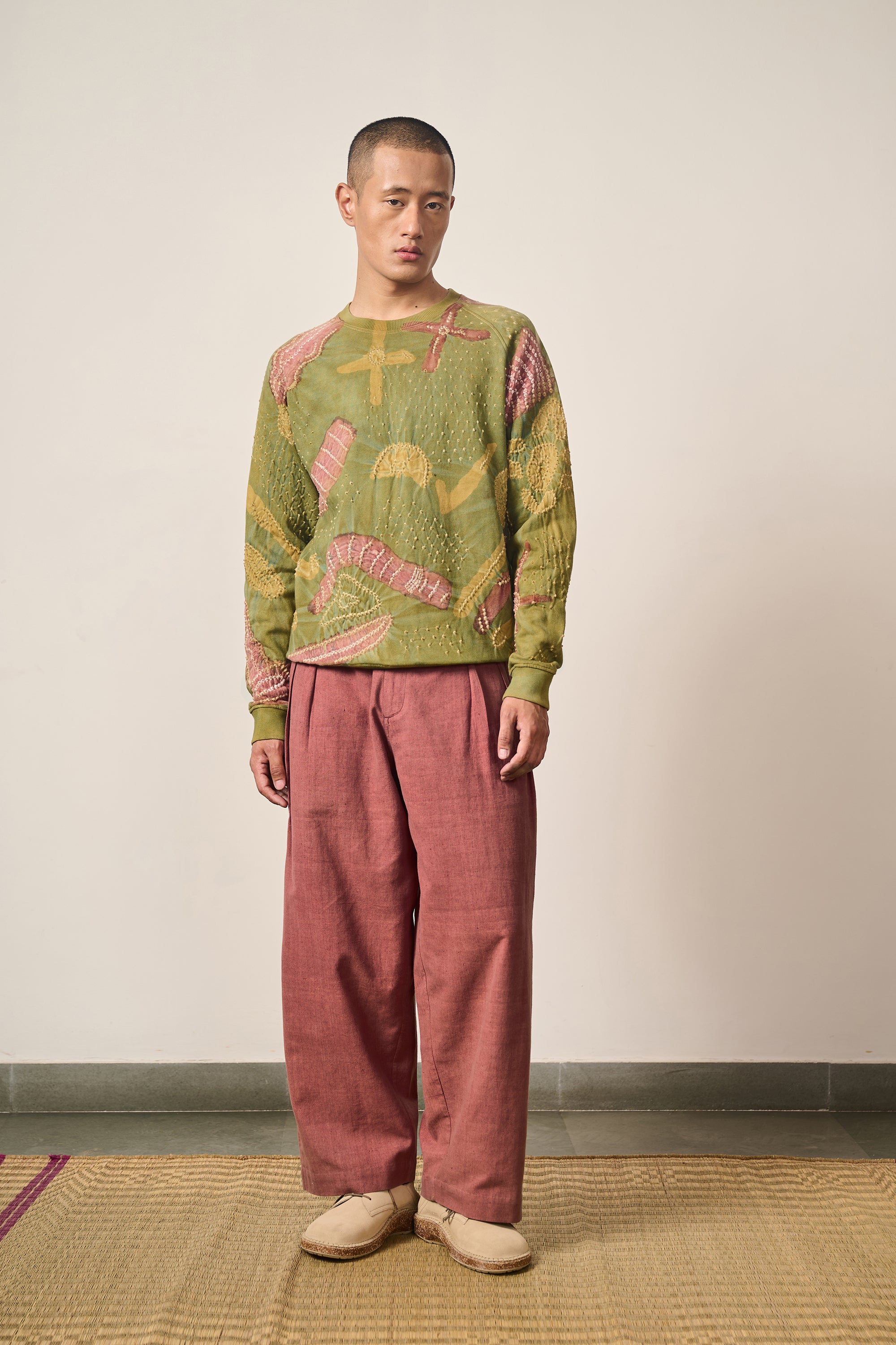 MULTICOLOUR HANDPAINTED SWEATSHIRT CRAFTED WITH BANDHANI