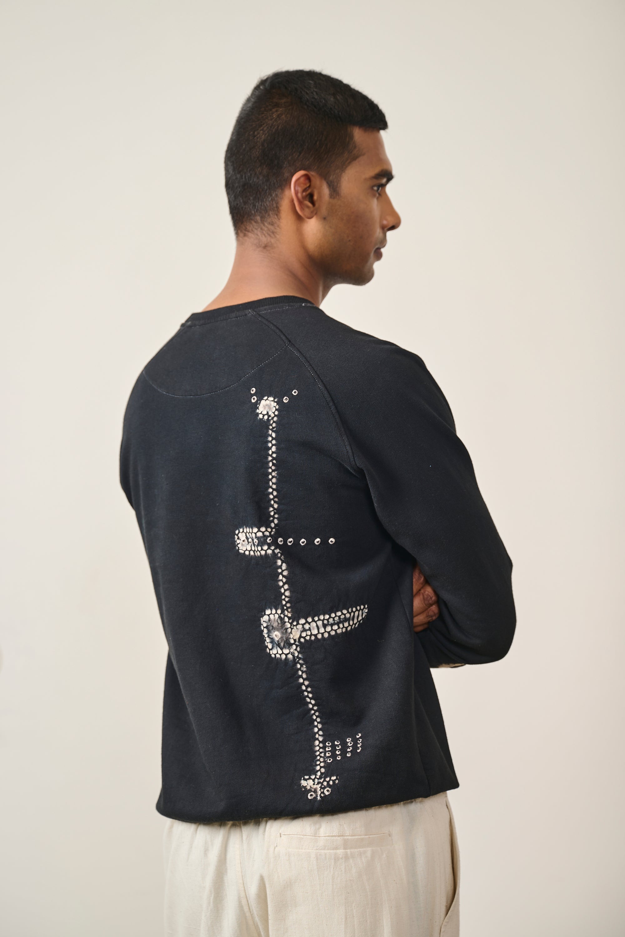 UNISEX SWEATSHIRT IN BLACK