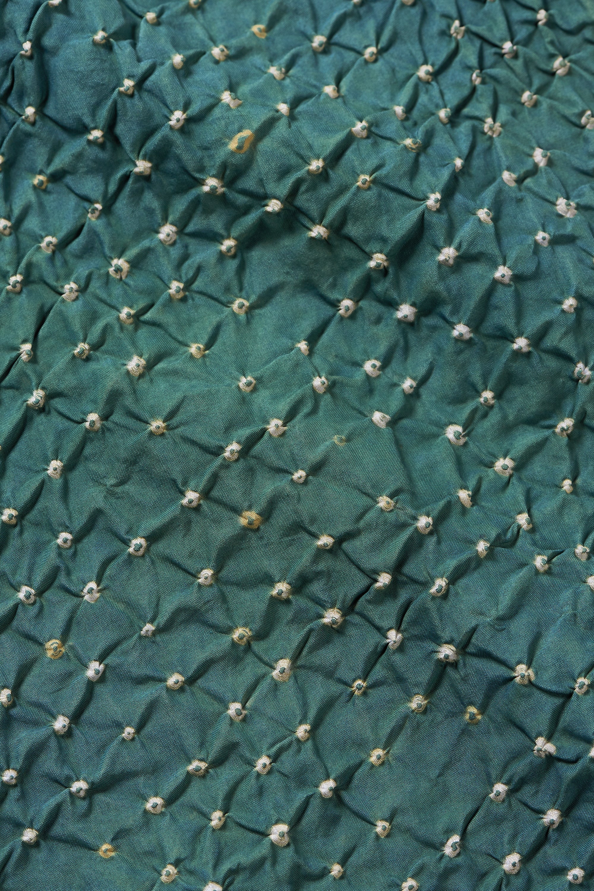 KNEE-LENGTH FINE SILK DRESS