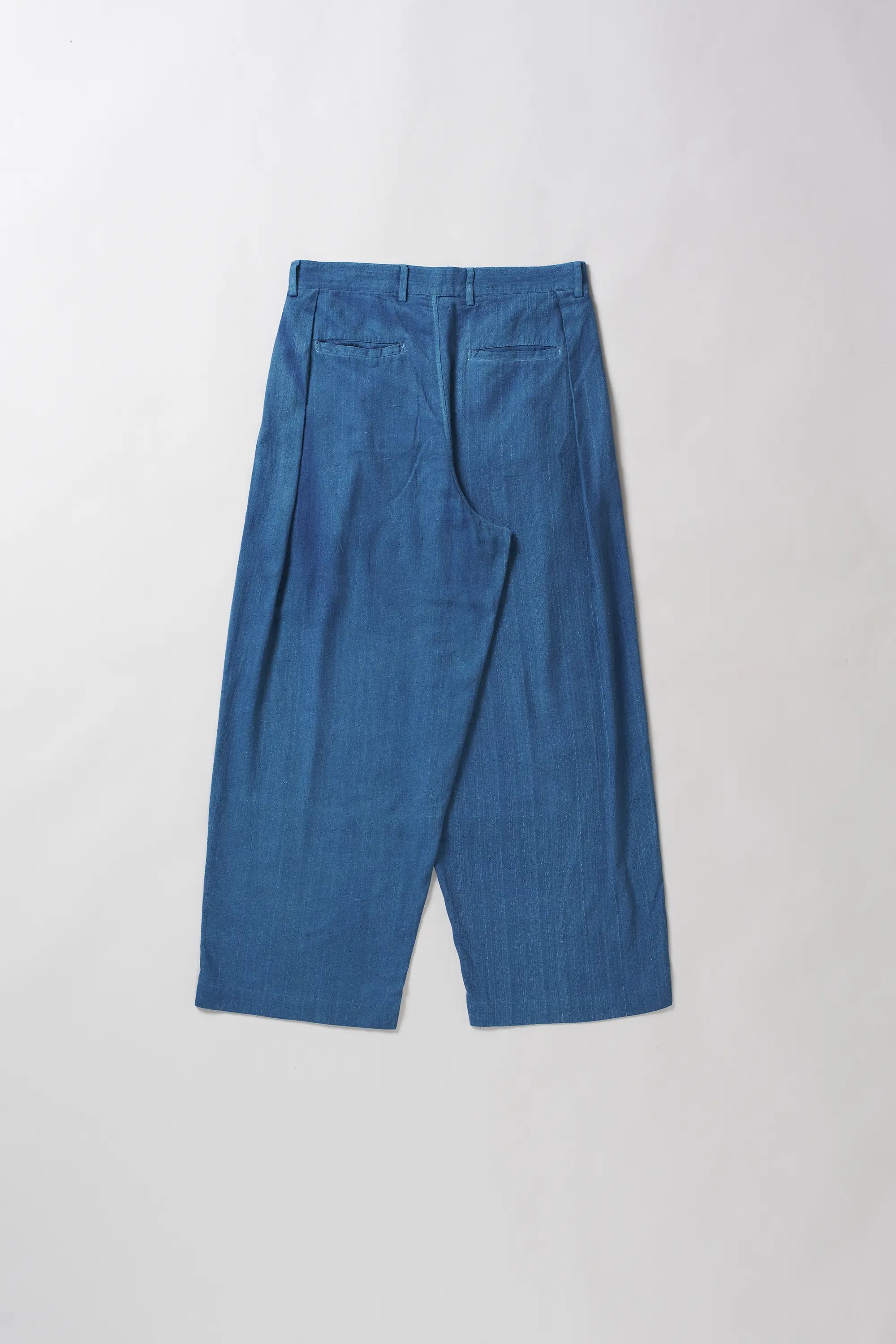 Back image of medium indigo pant