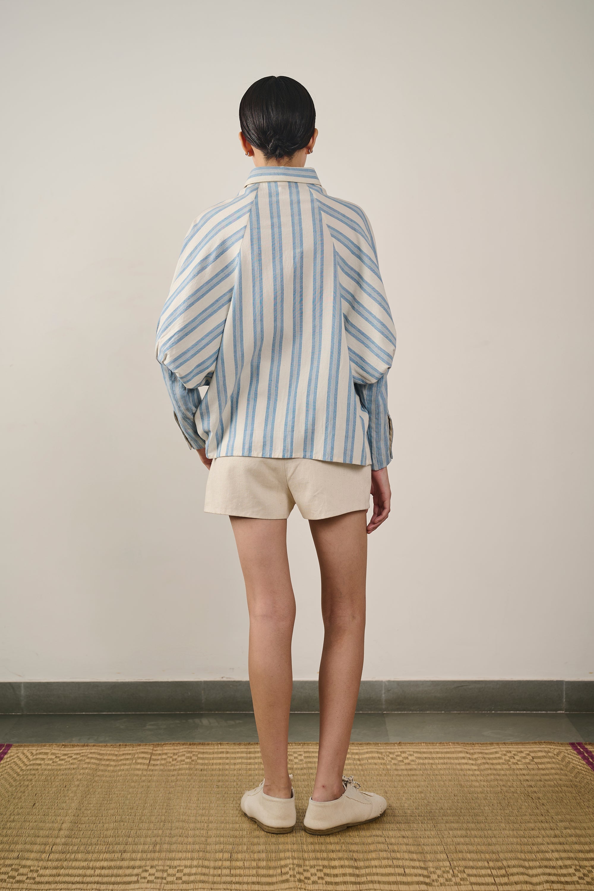 DENIM SHORTS IN ECRU
