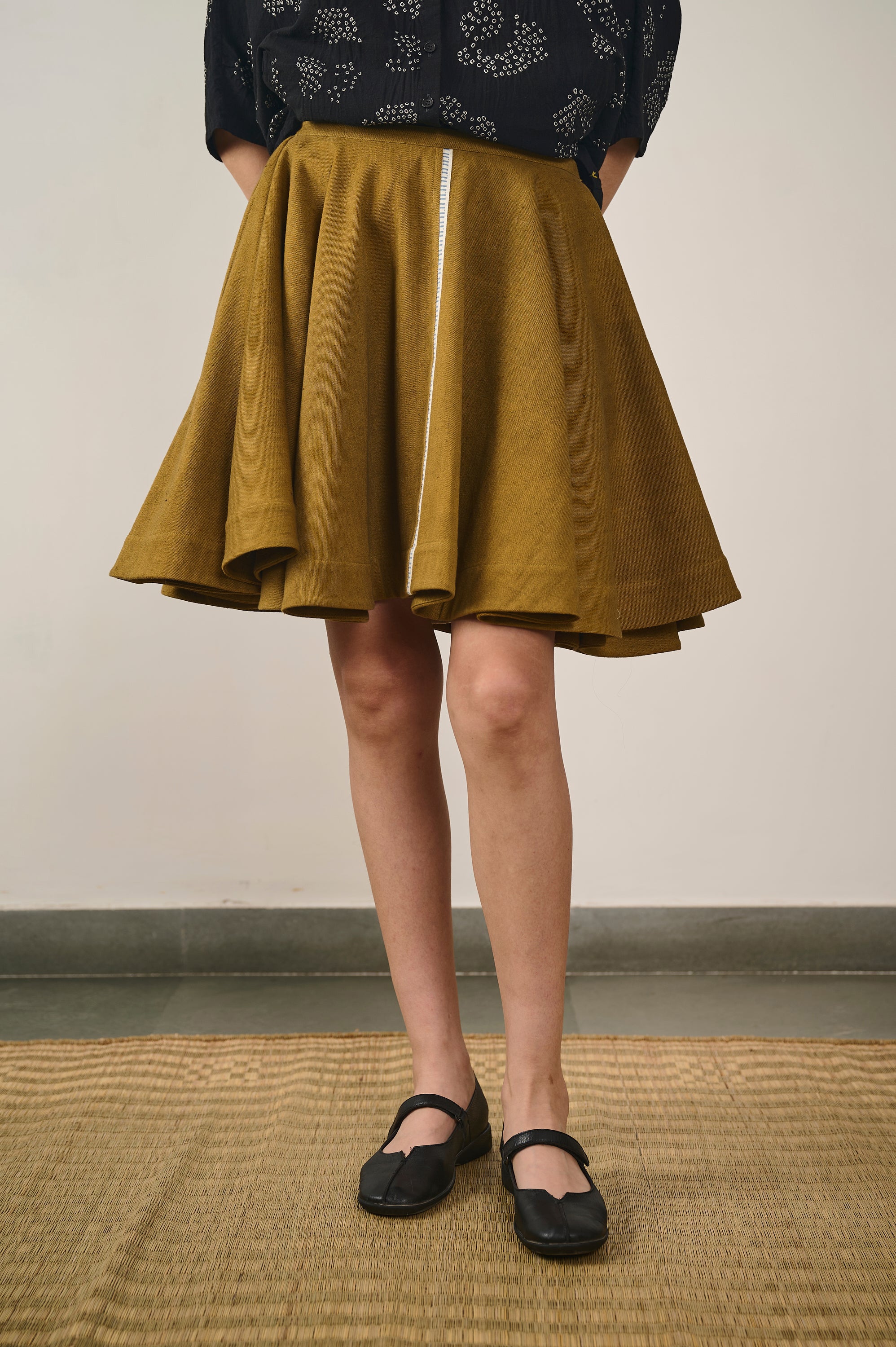 FLARED SHORT SKIRT