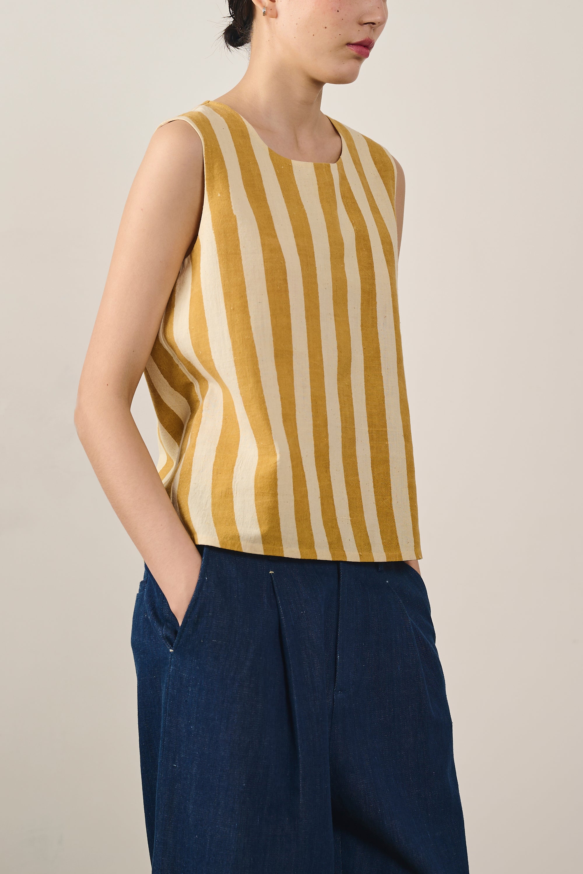 STATEMENT CROP TOP