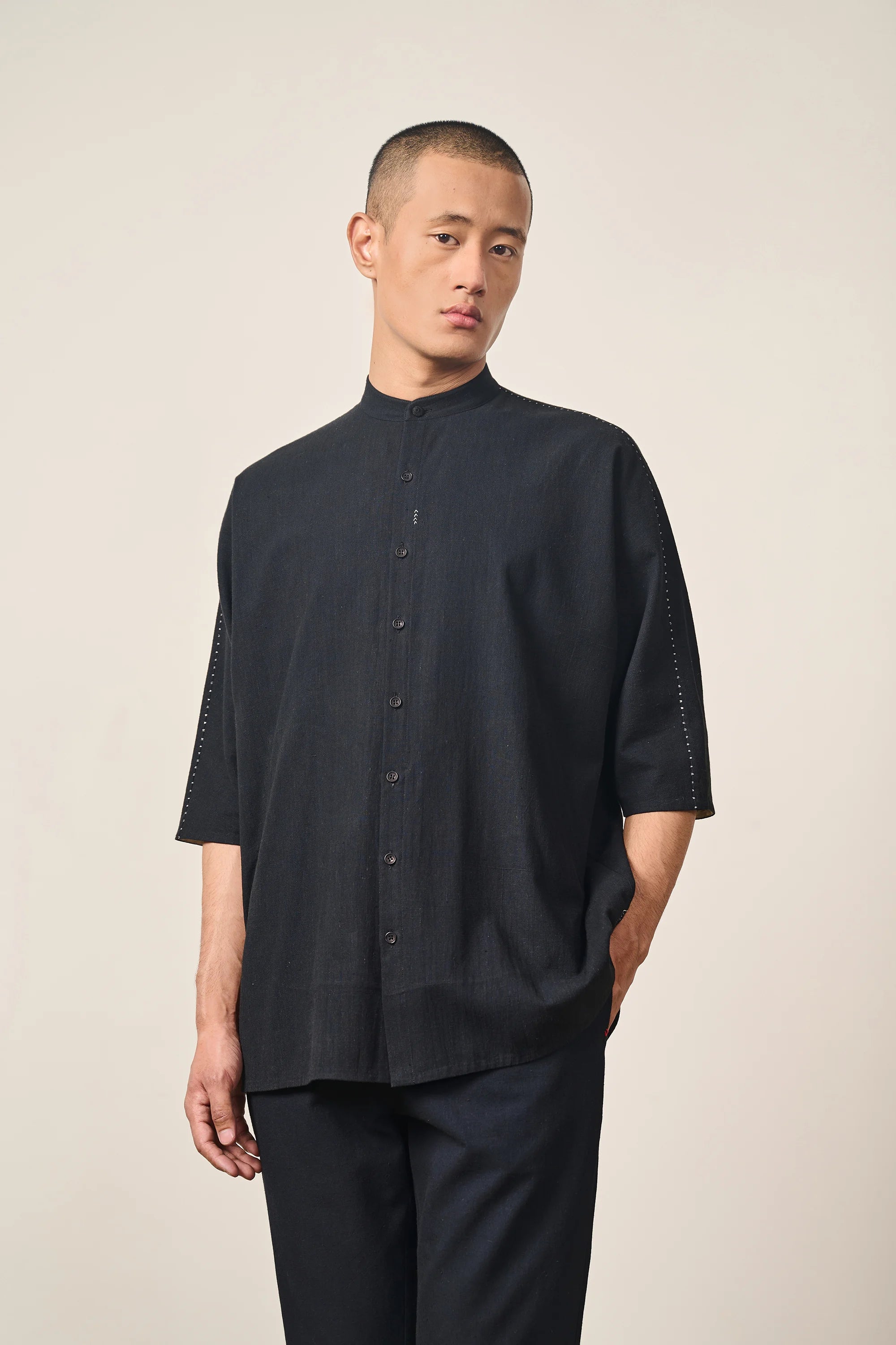 BLACK KIMONO SLEEVE SHIRT
