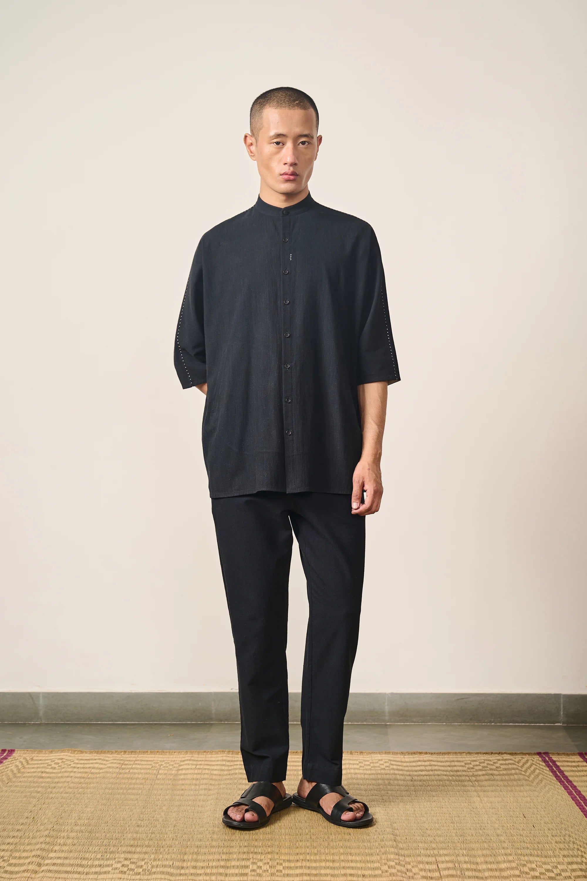 BLACK KIMONO SLEEVE SHIRT