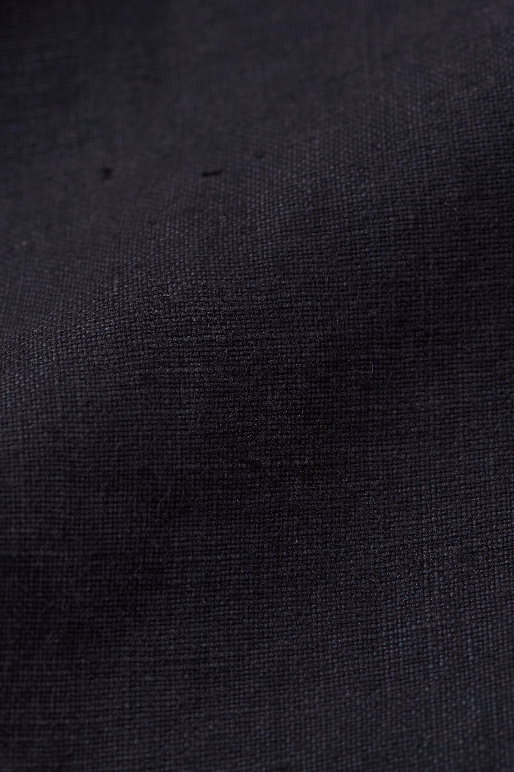 LINEN SHORTS IN BLACK