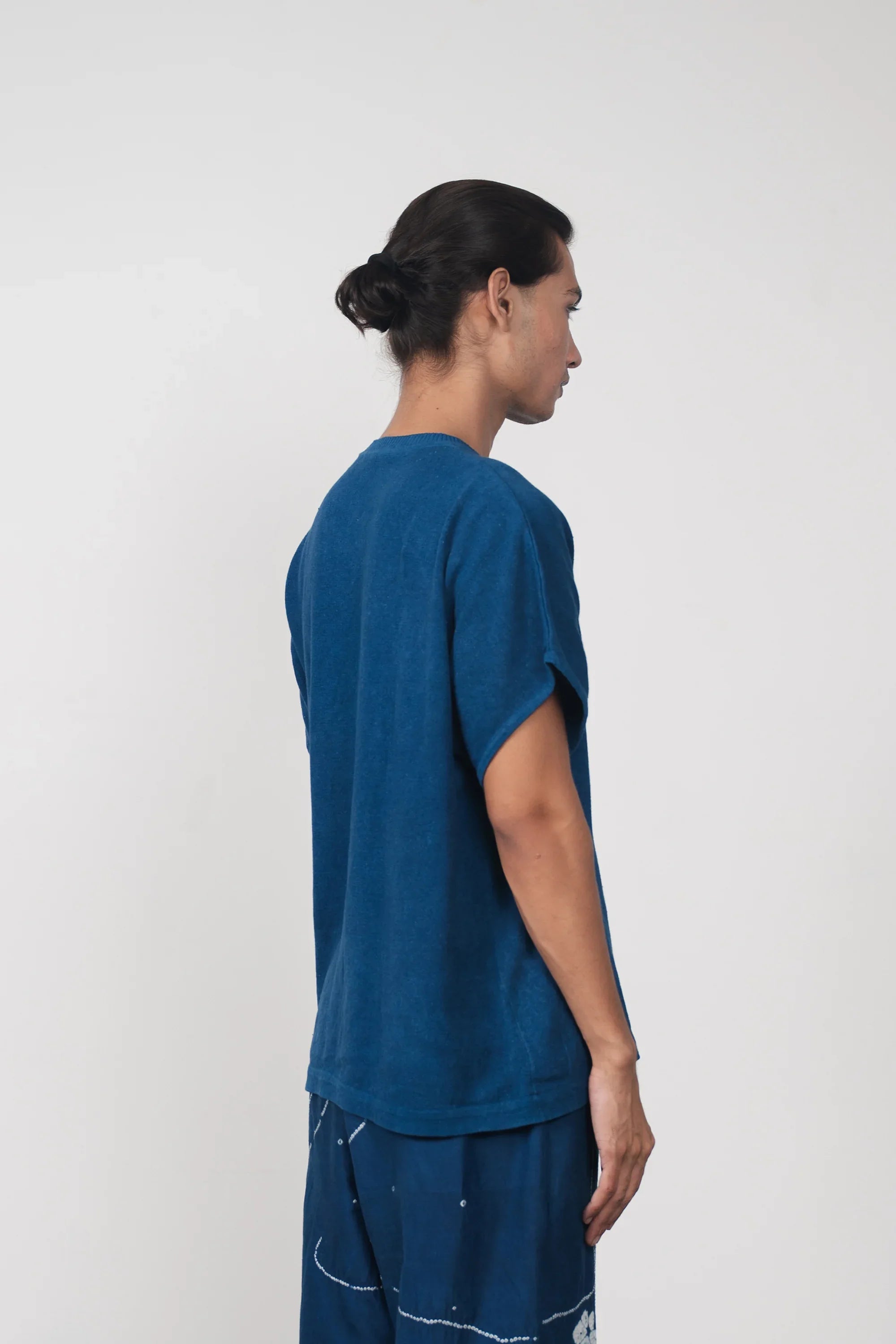 RELAXED FIT T-SHIRT IN MEDIUM INDIGO