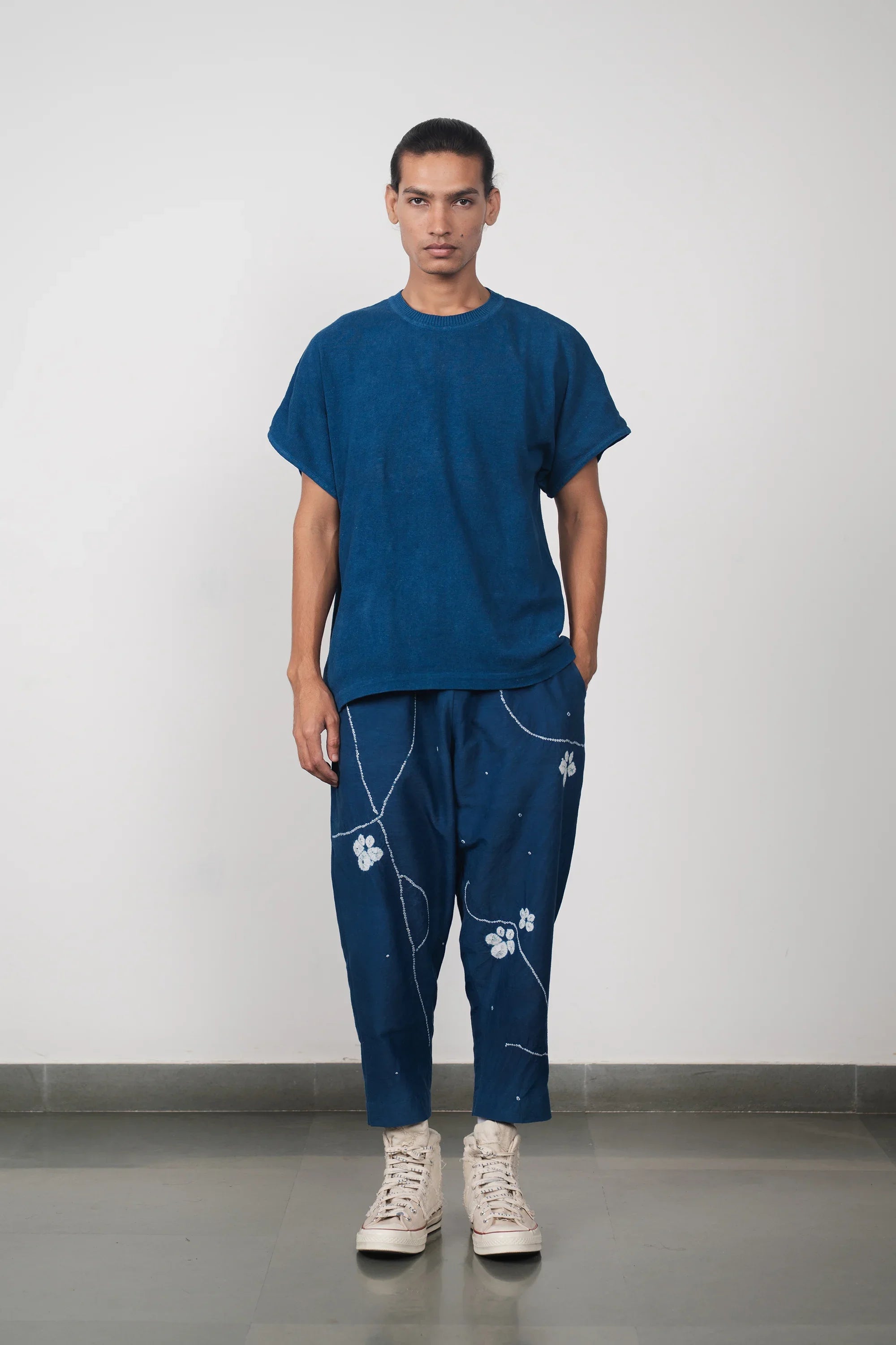 RELAXED FIT T-SHIRT IN MEDIUM INDIGO