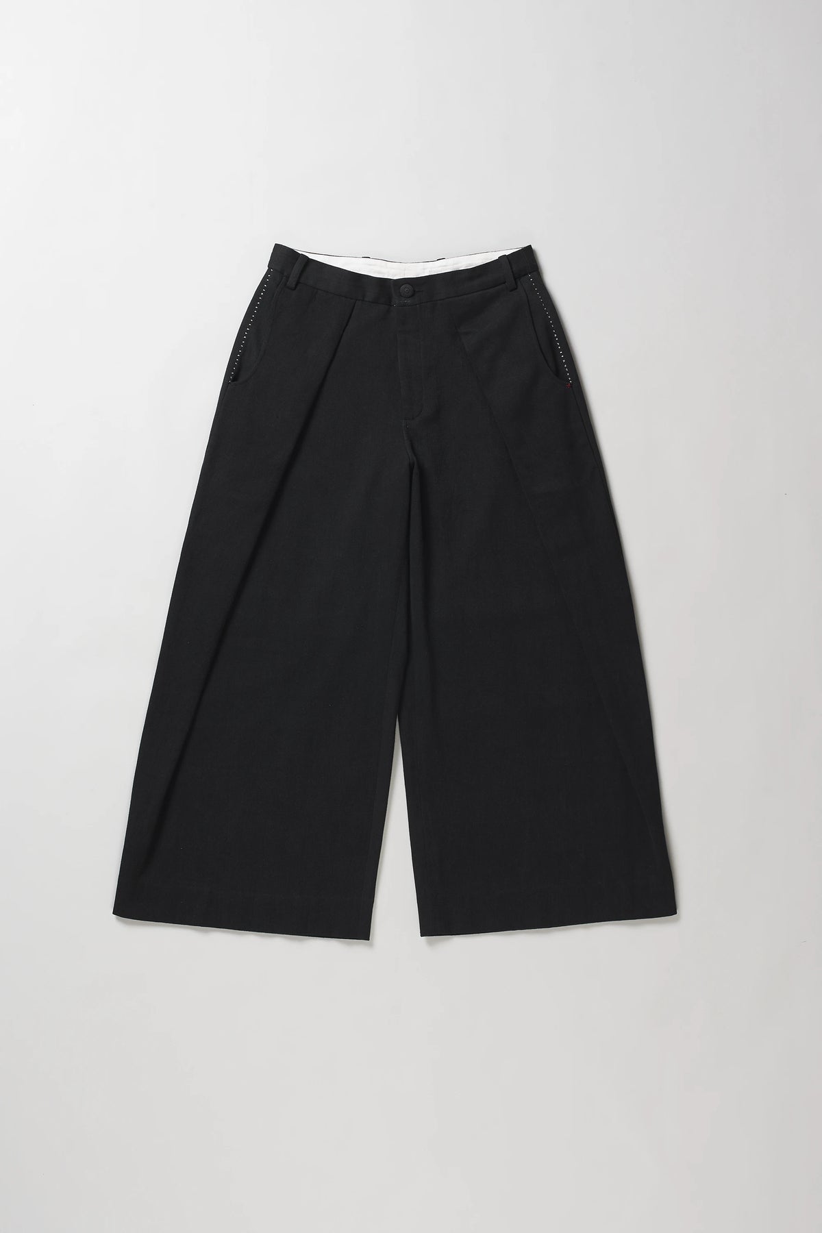 Relaxed Pleated Trousers in Black