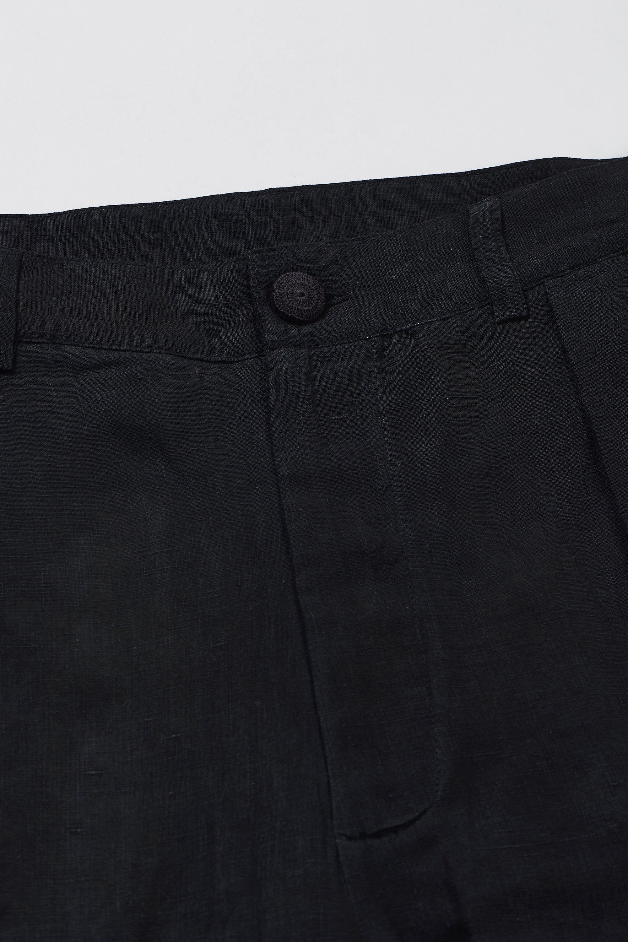 BLACK LINEN PLEATED PANTS