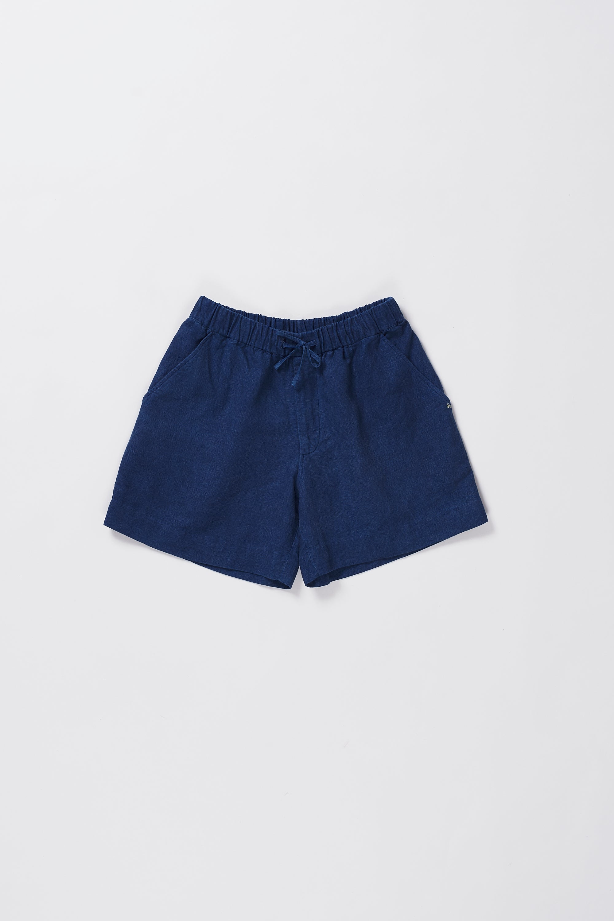 LINEN SHORTS IN MEDIUM INDIGO