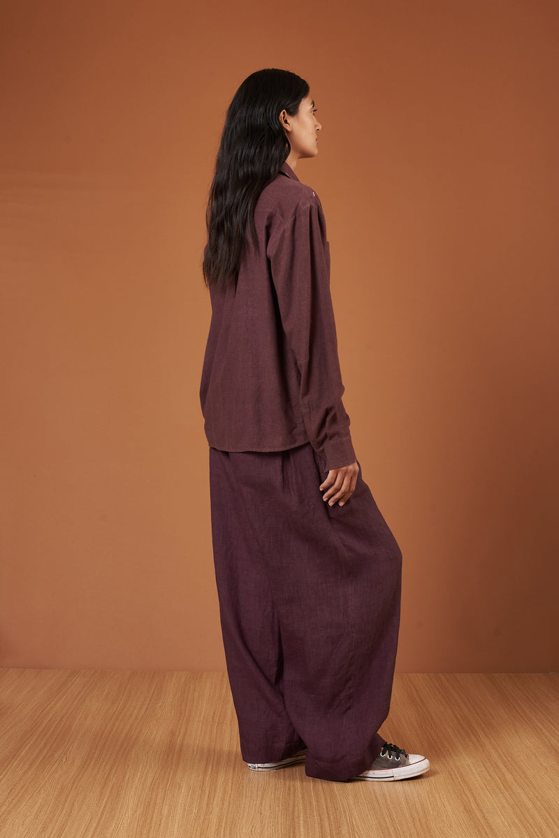UNGENDERED COTTON SHIRT IN RAISIN PURPLE
