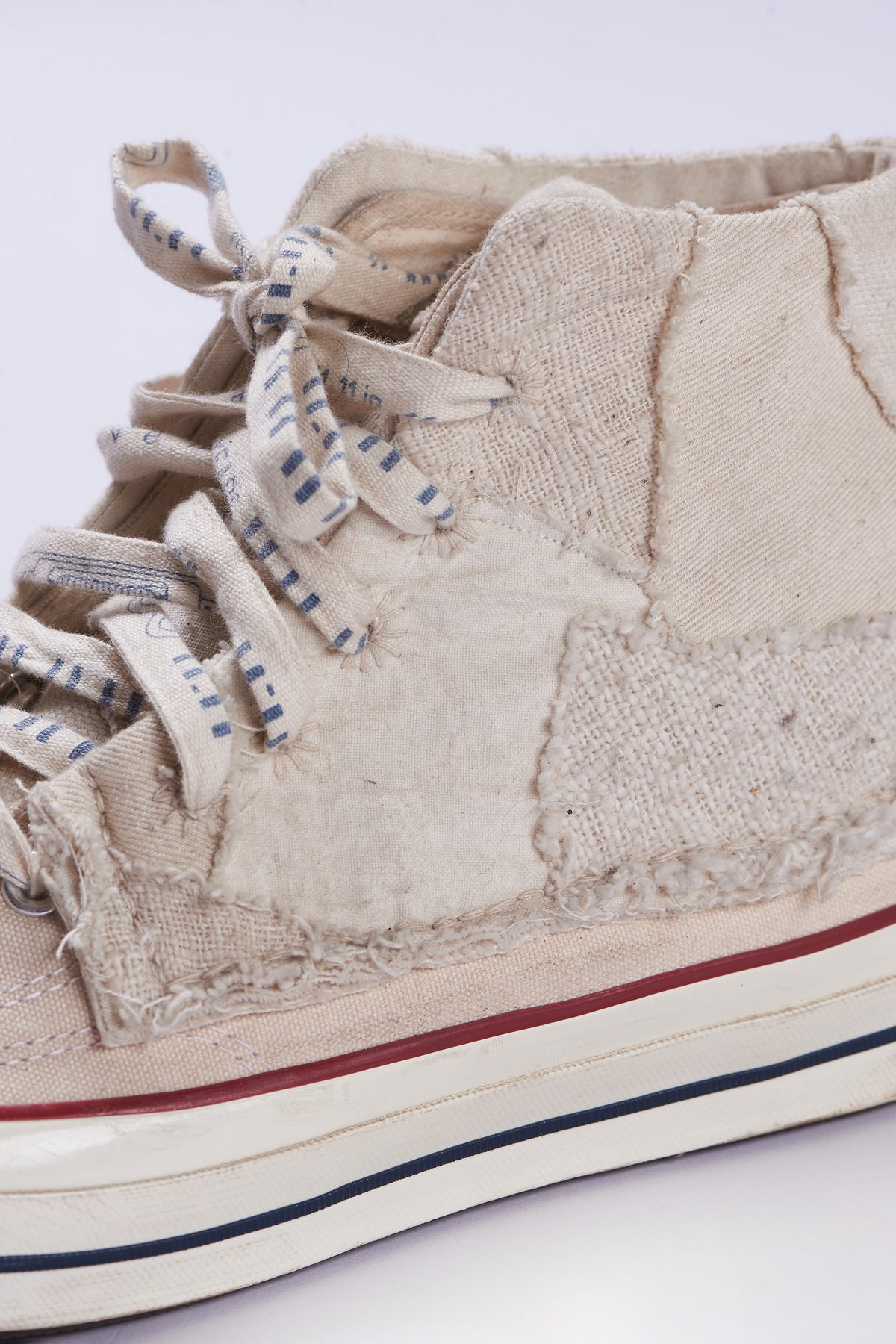 One of a kind hand penned Converse mens size 9 ladies 11 Ecru One of A Kind Handmade Converse Shoes main image 3