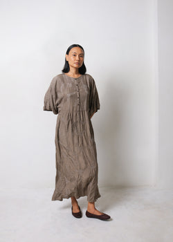 BANDHANI KIMONO SLEEVE SILK DRESS IN CHARCOAL