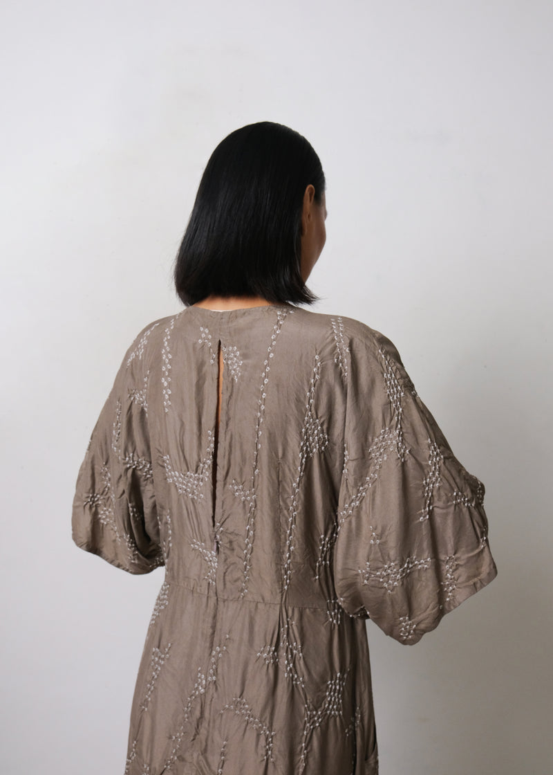 BANDHANI KIMONO SLEEVE SILK DRESS IN CHARCOAL