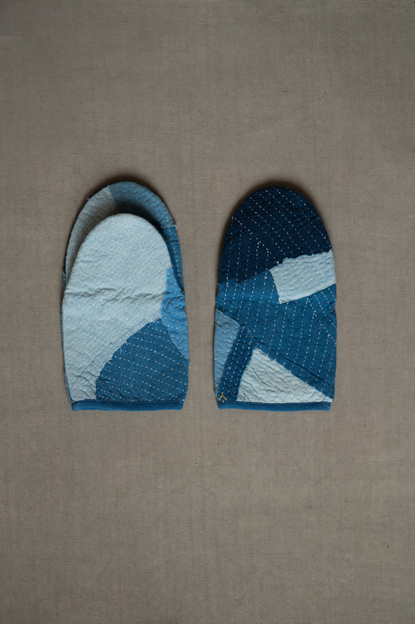 hand quilted - kantha - oven mits : natural indigo