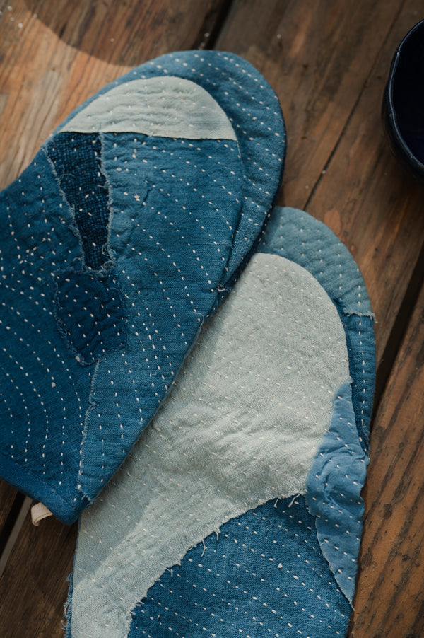 hand quilted - kantha - oven mits : natural indigo