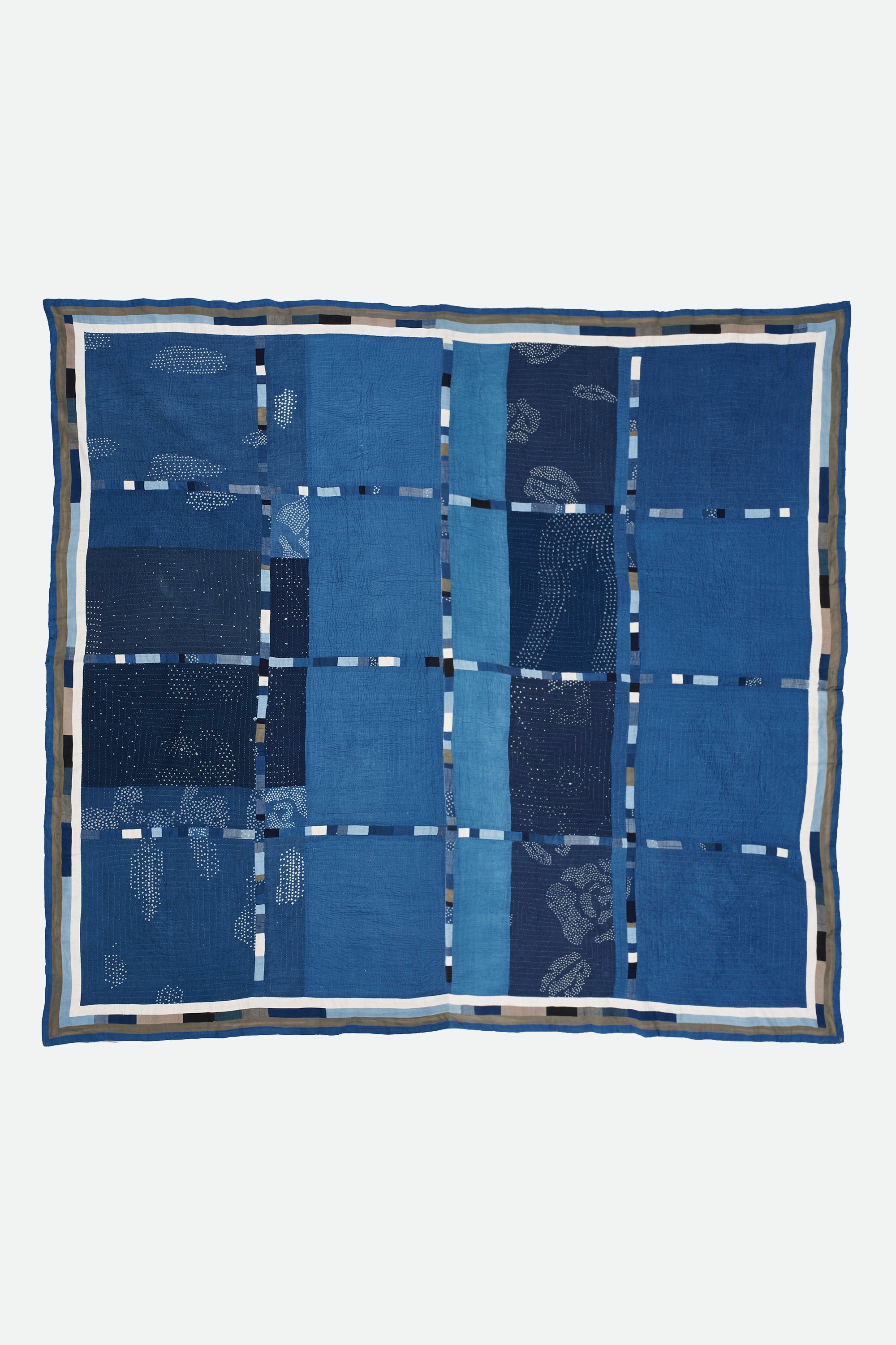 HAND EMBROIDERED PATCHWORK QUILT QUEEN SIZE IN SHADES OF INDIGO