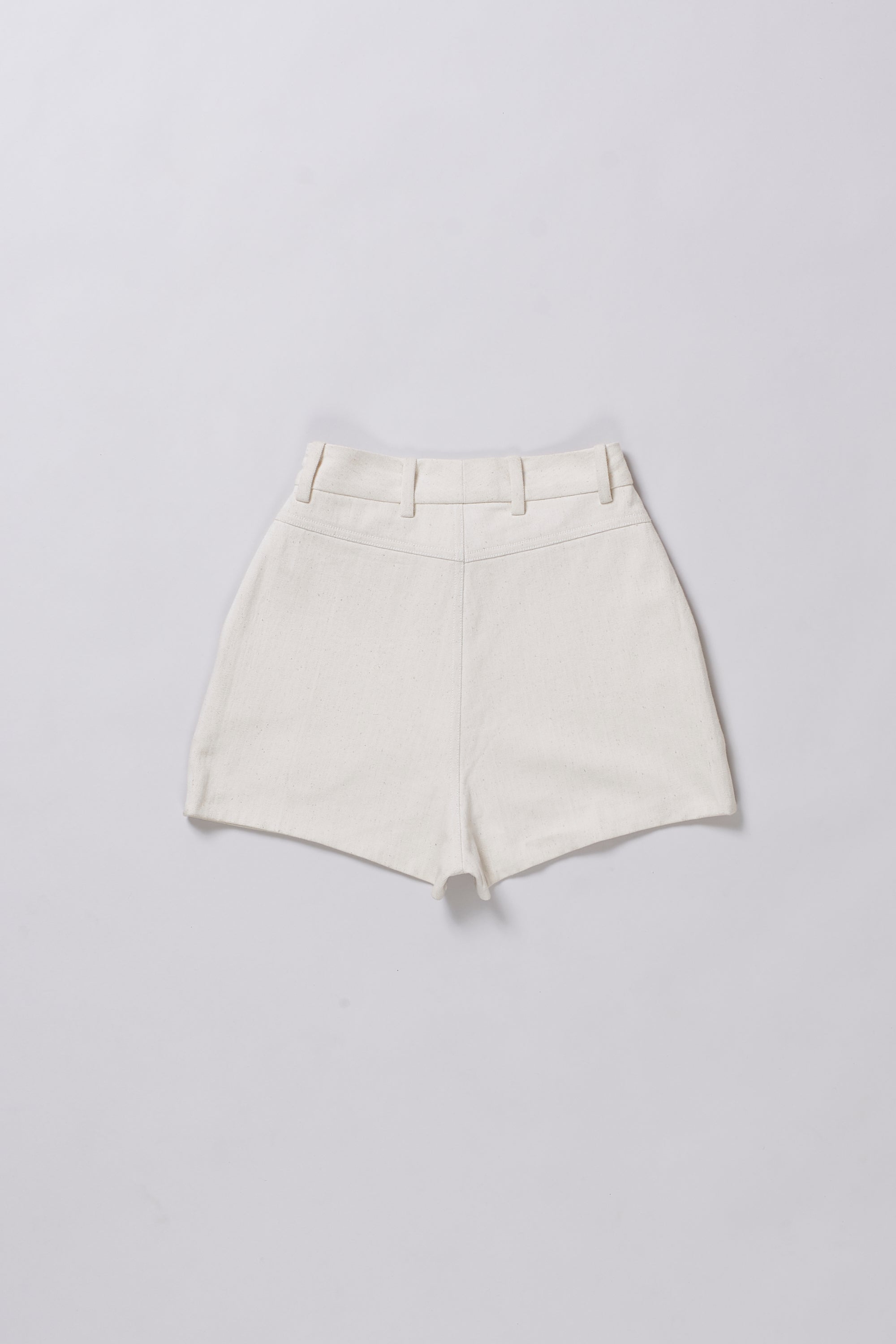 DENIM SHORTS IN ECRU