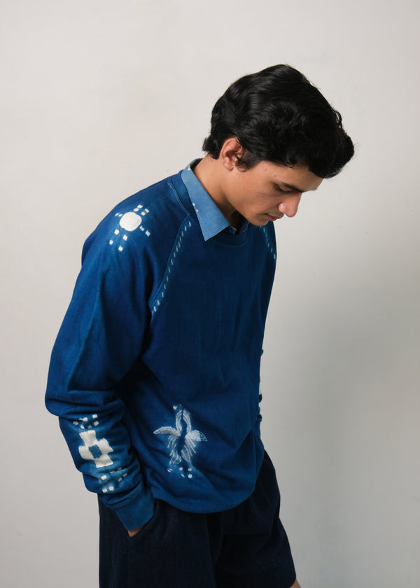 MEDIUM INDIGO COTTON SHIBORI SWEATSHIRT