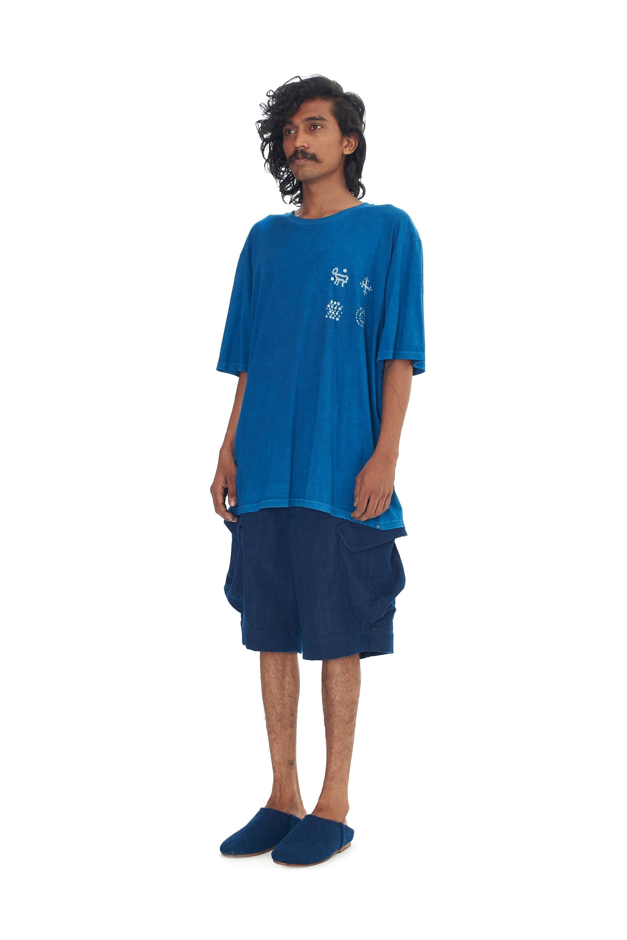 MEDIUM INDIGO T-SHIRT CRAFTED WITH BANDHANI