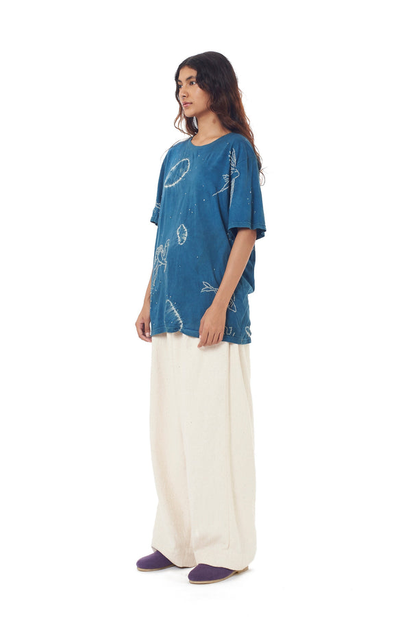 TURQUISE RELAXED FIT T-SHIRT CRAFTED WITH BANDHANI MOTIFS