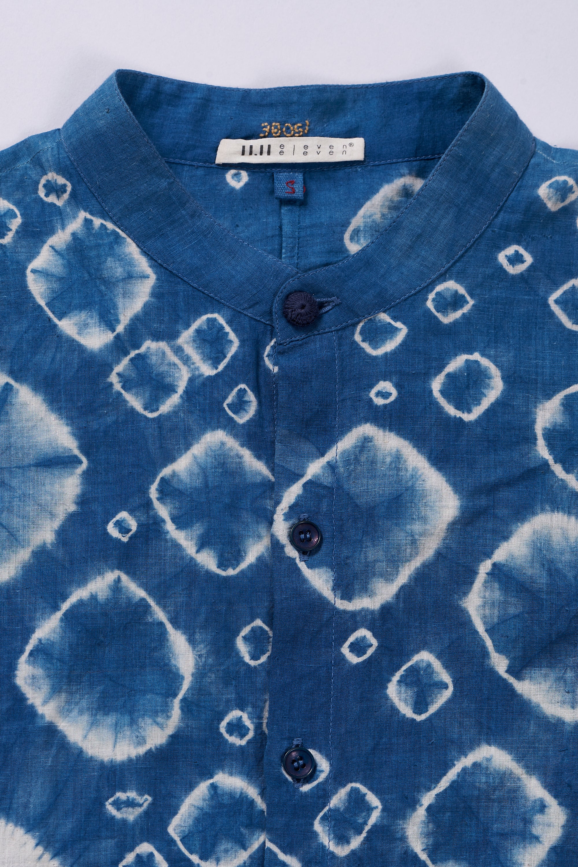 MEDIUM INDIGO KIMONO SLEEVED FINE COTTON SHIRT WITH ALL OVER MOTIFS