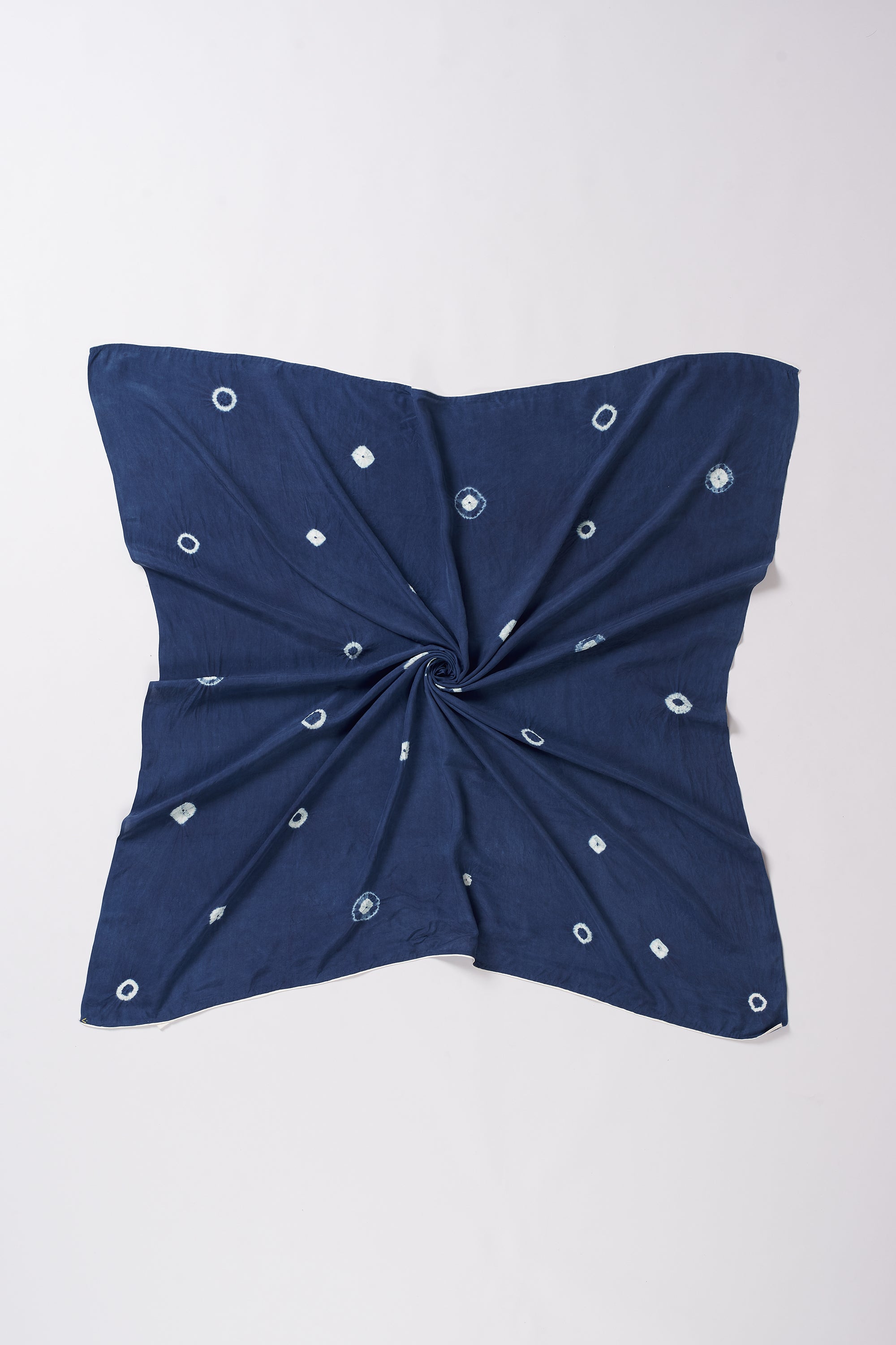 MEDIUM INDIGO BANDHANI SCARF
