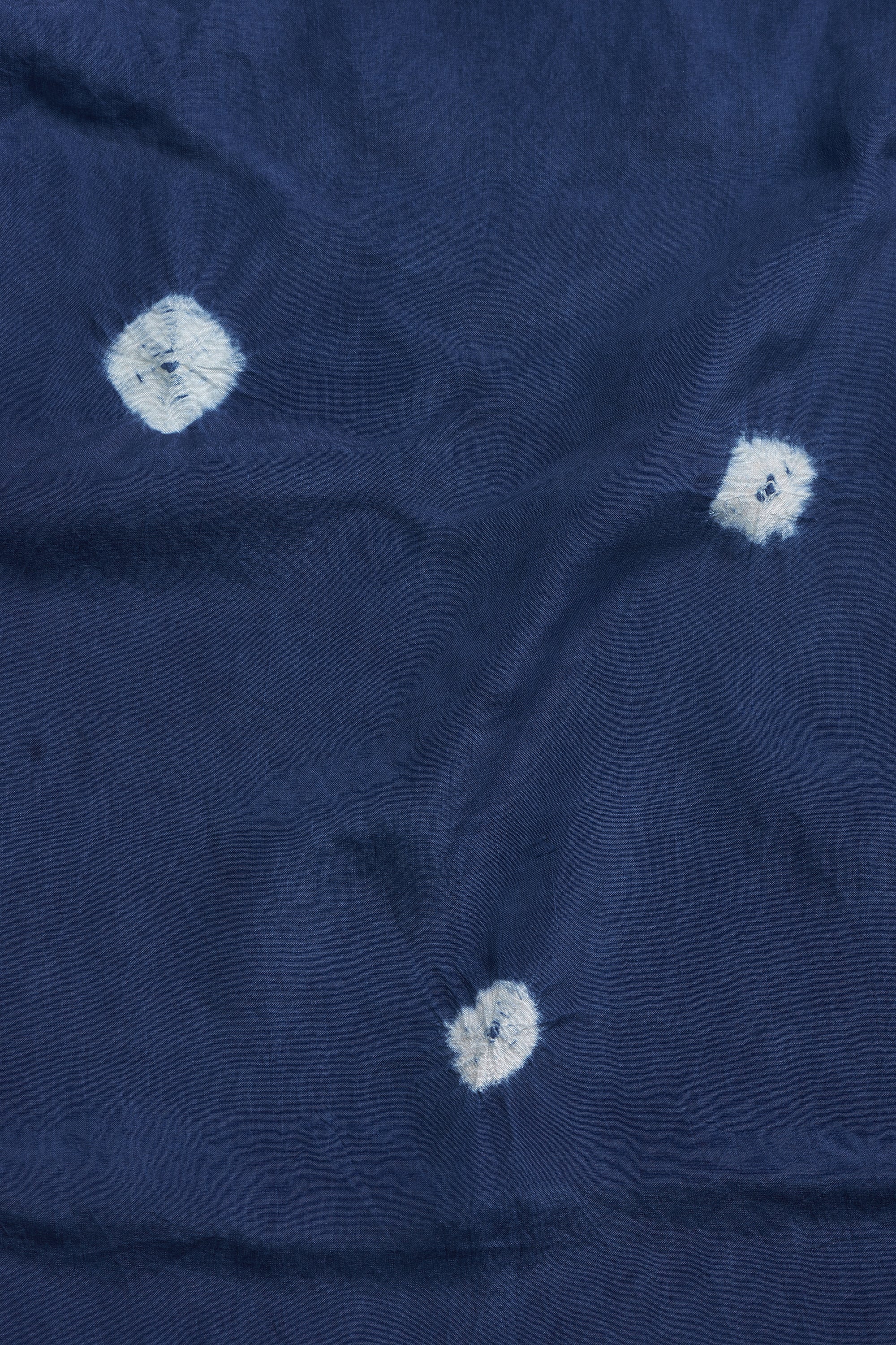 MEDIUM INDIGO BANDHANI SCARF
