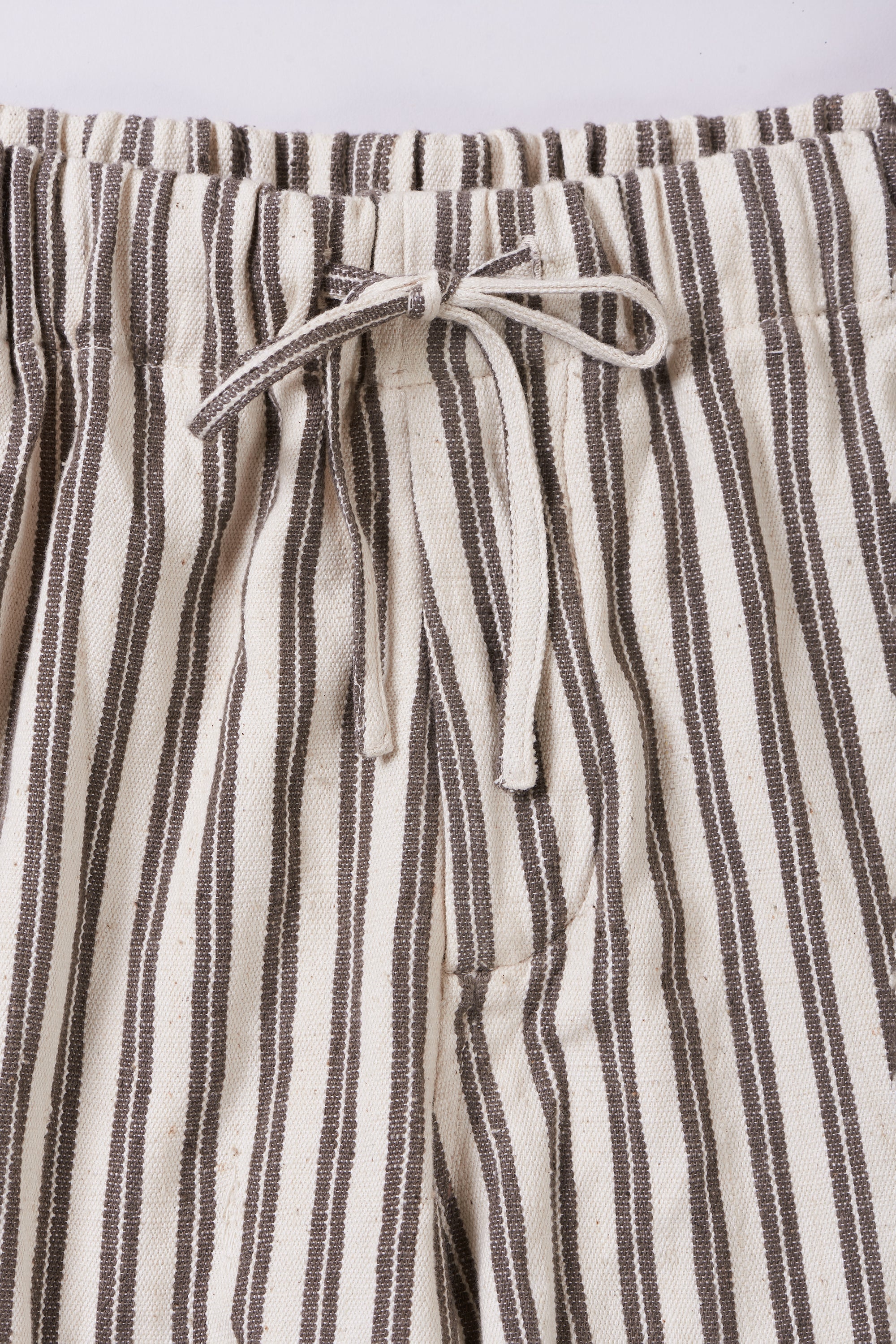 CHARCOAL YARN DYED COTTON PLEATED SHORTS