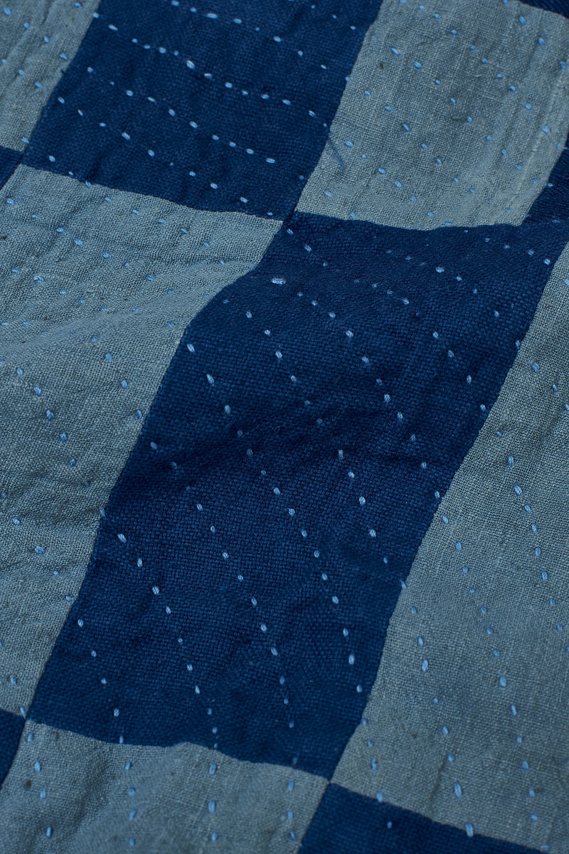 CHEQUERED PATCHWORK QUILT IN SHADES OF INDIGO