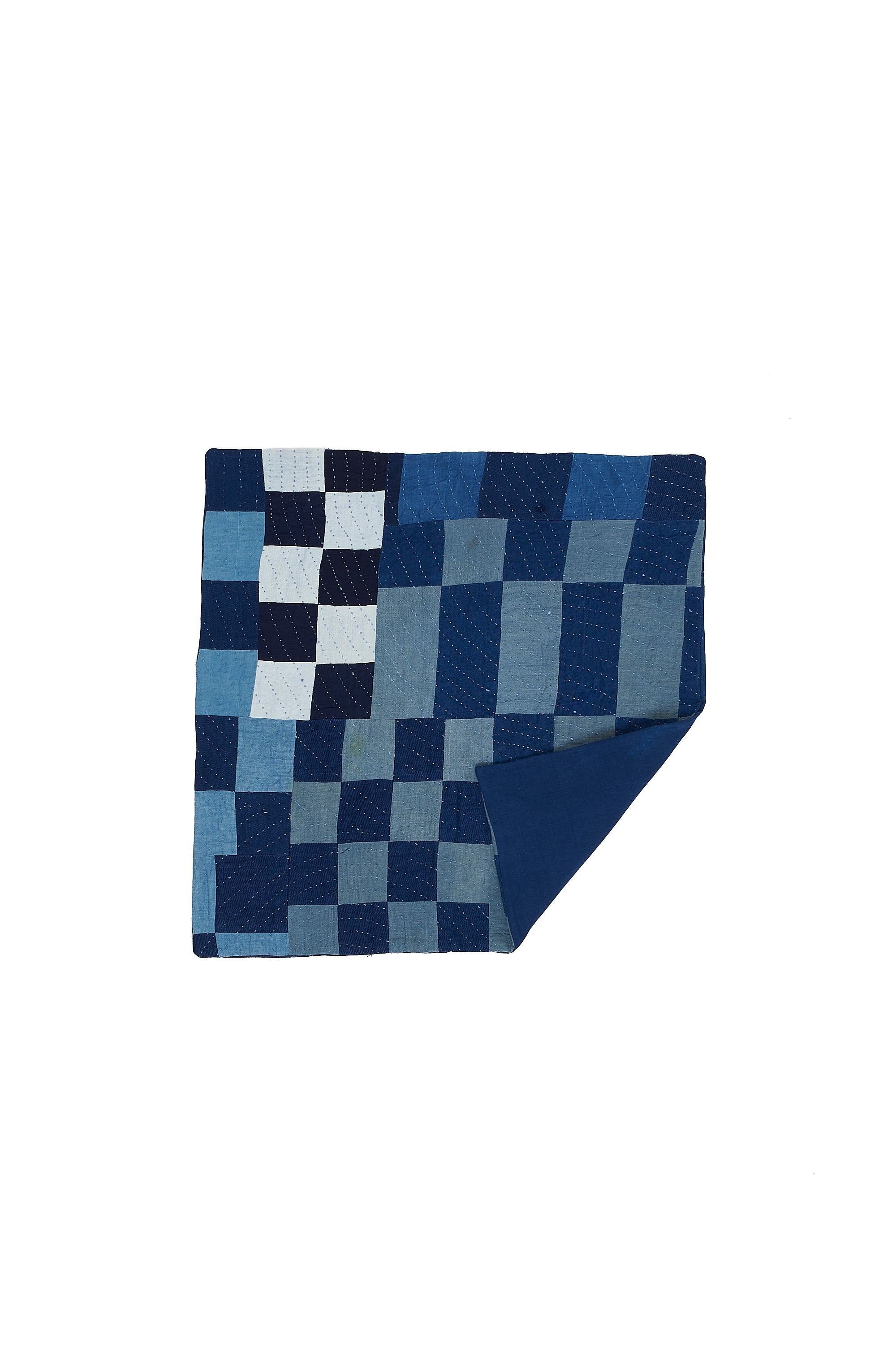 CHEQUERED PATCHWORK QUILT IN SHADES OF INDIGO