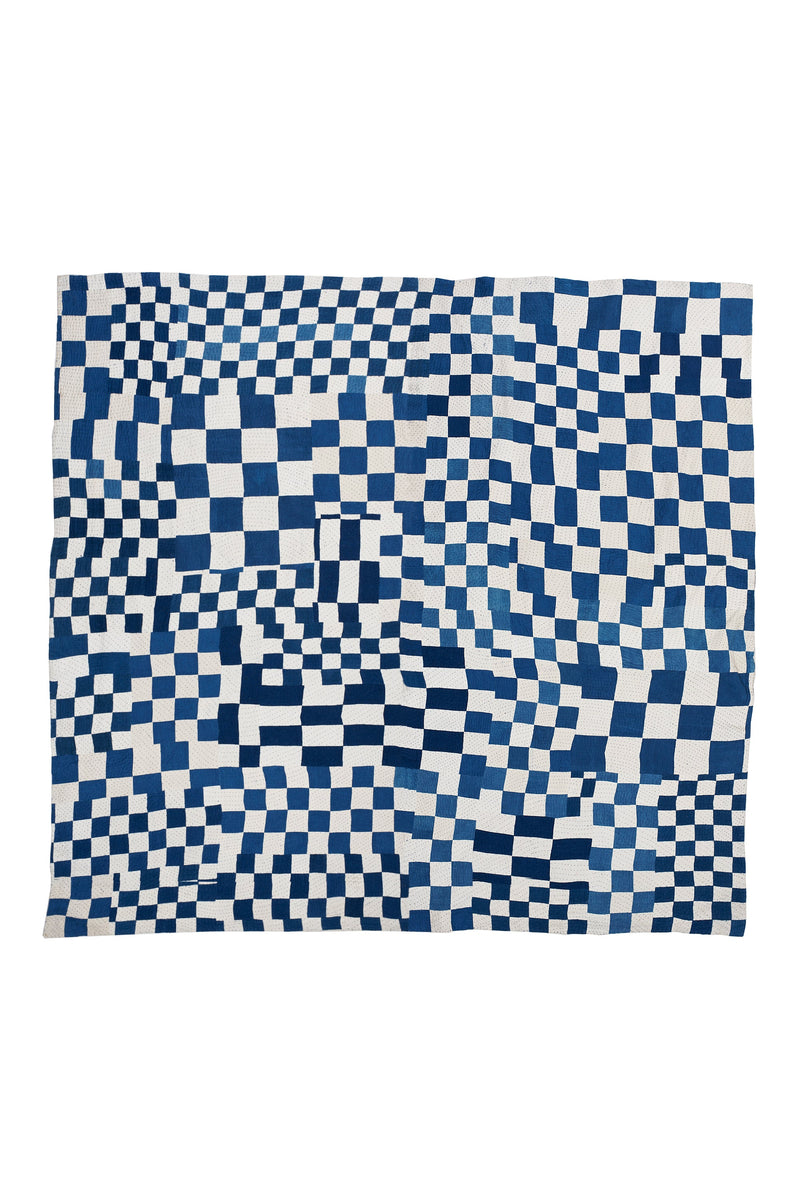 CHEQUERED PATCHWORK QUILT IN SHADES OF ECRU AND INDIGO