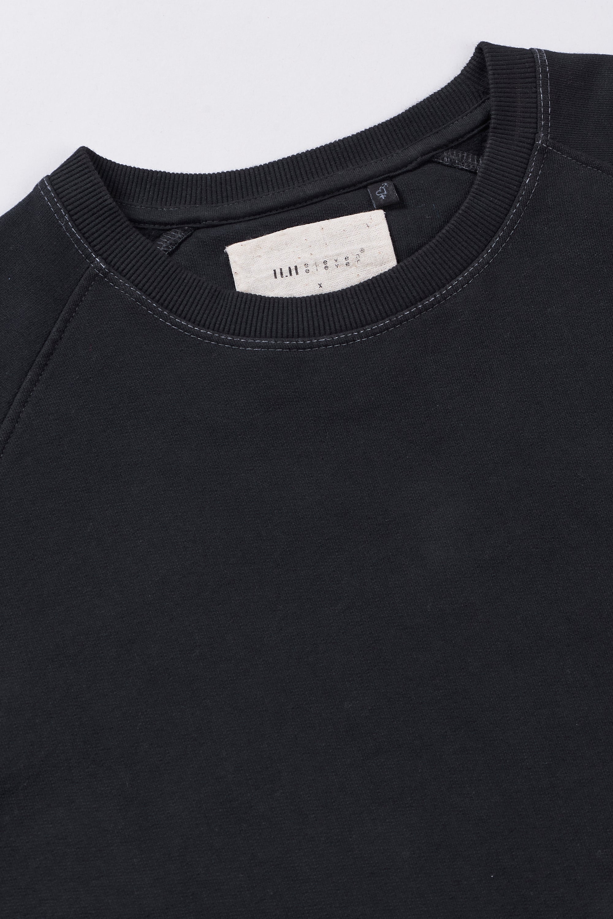 UNISEX SWEATSHIRT IN BLACK