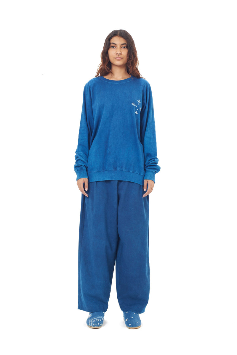 INDIGO DYED ORGANIC COTTON SWEATSHIRT CRAFTED WITH BANDHANI